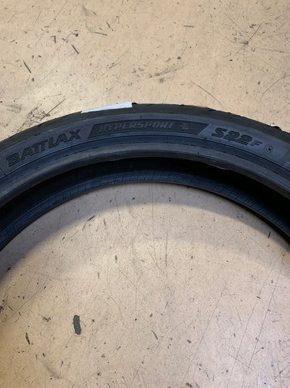 BRIDGESTONE BATTLAX HYPERSPORT S22 BSW 110 70 17 54H FRONT MOTORCYCLE TIRE 11668