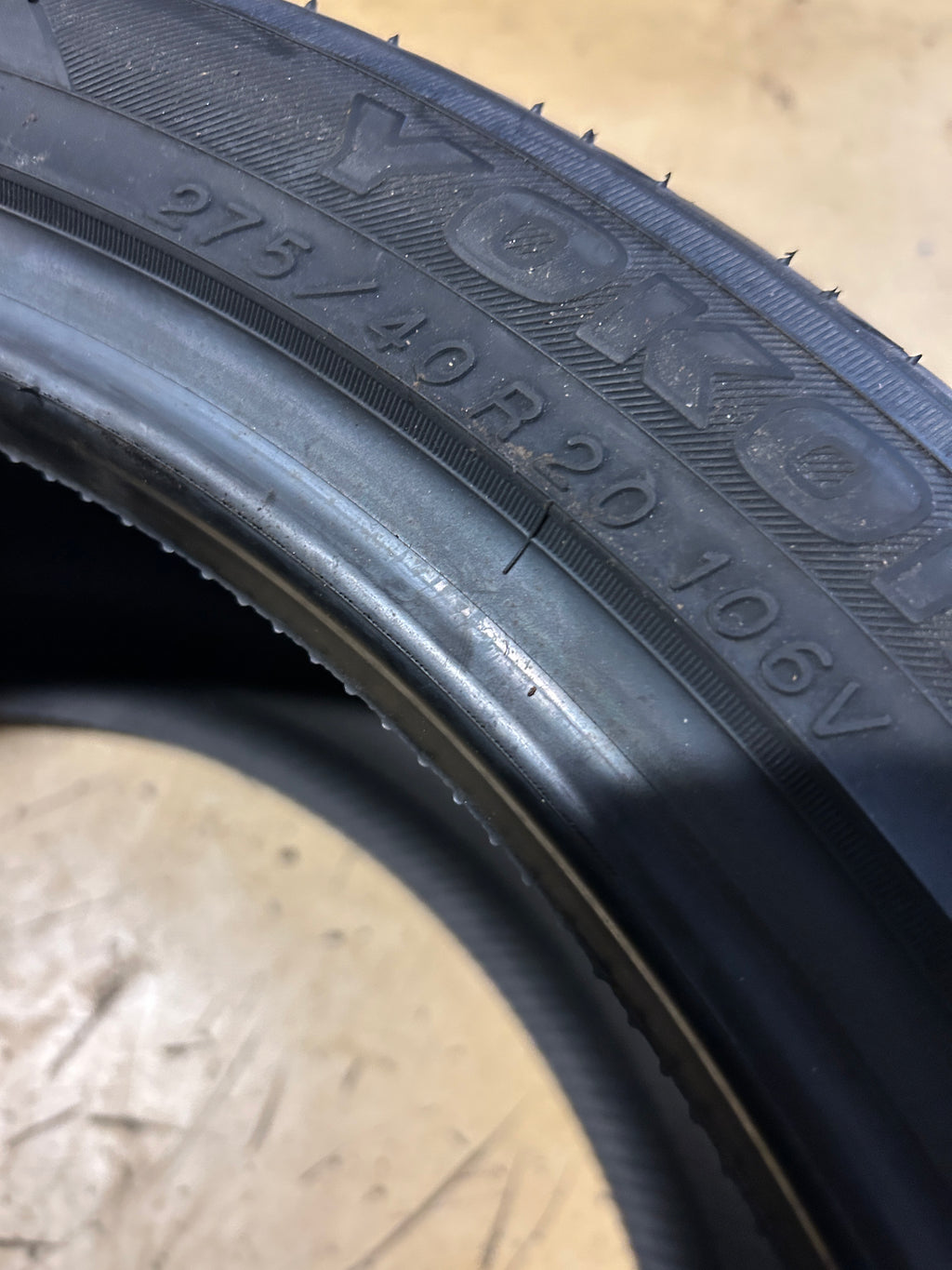 NOS YOKOHAMA PARADA SPEC-X P 275 40 20 106V XL PERFORMANCE TIRE 110100236