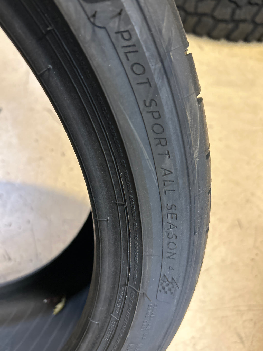 MICHELIN PILOT SPORT AS4 BSW P 225 45 18 95Y XL UHP TIRE 11214