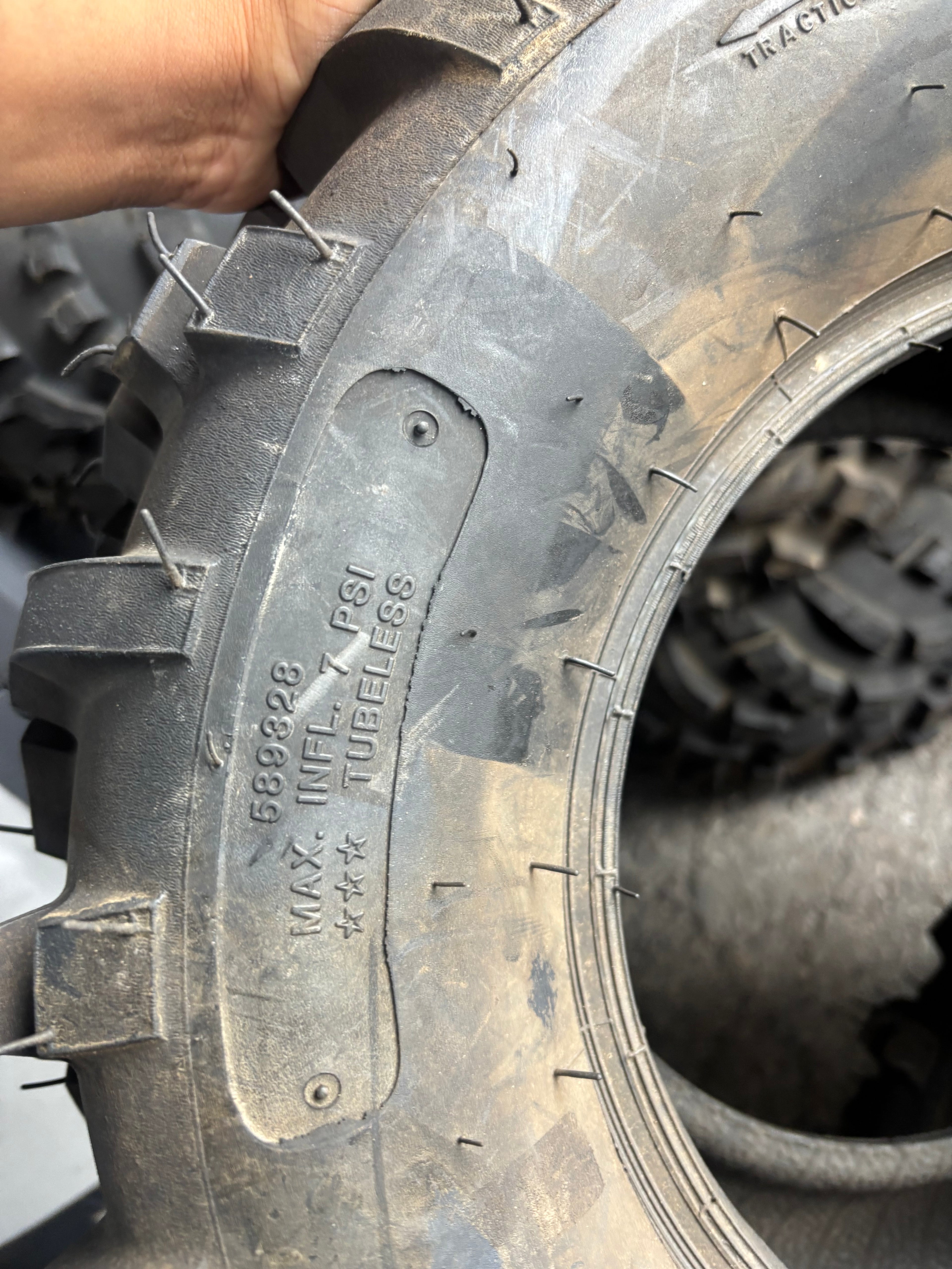 NOS CARLISLE AT489 BSW 24 10 11 48F ATV/UTV TIRE 589328