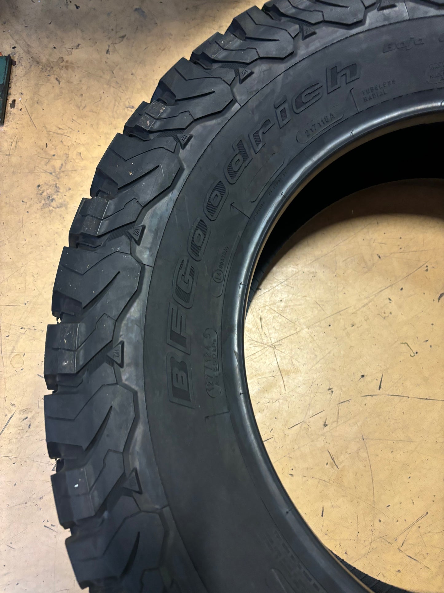BFGOODRICH ALL TERRAIN T/A KO2 BSW LT 285 65 20 127/124S LRE 10PLY TIRE 02279