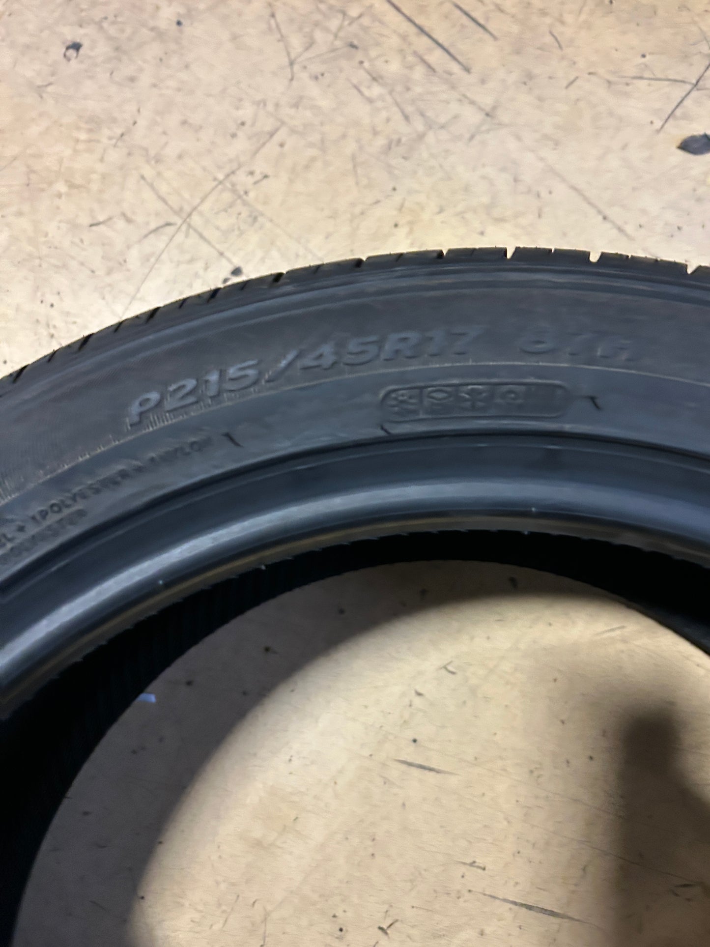 NOS HANKOOK OPTIMO H426 BSW P 215 45 17 87H ALL SEASON TIRE 1012483