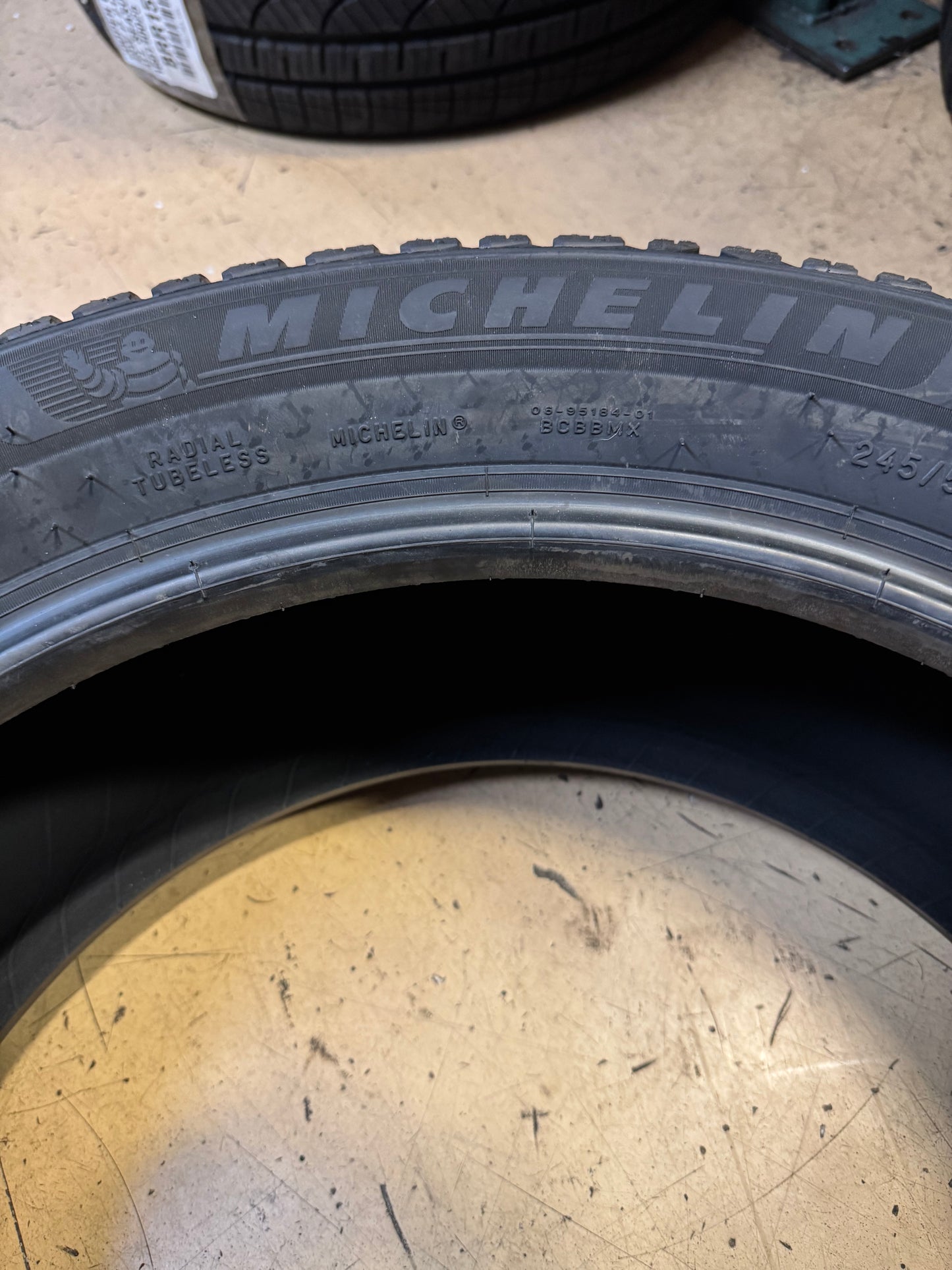 MICHELIN CROSSCLIMATE 2 A/W BSW P 245 50 19 105V XL ALL SEASON TIRE 36113