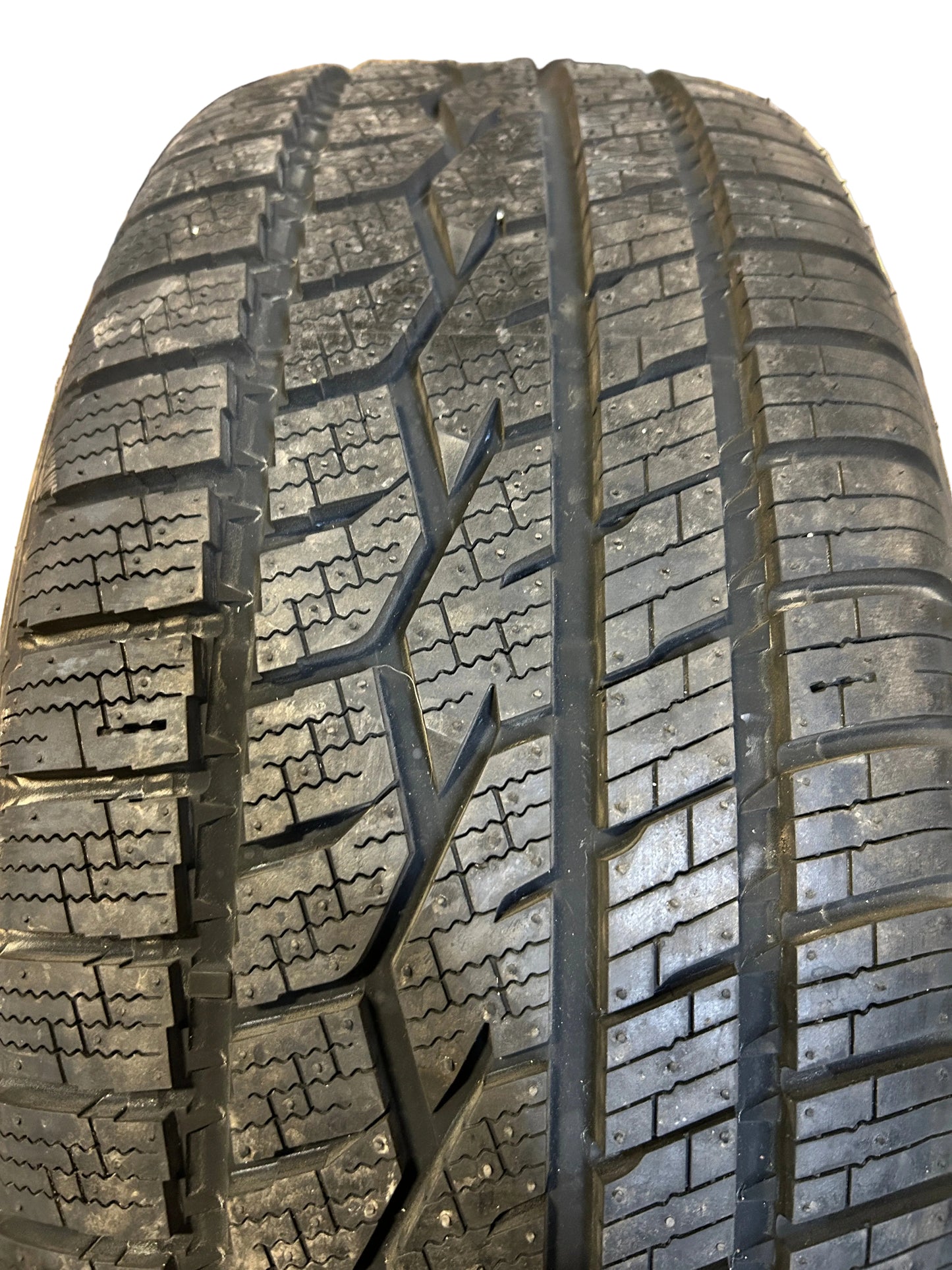 TOYO CELSIUS BSW P 225 50 18 95V ALL SEASON TIRE 129180