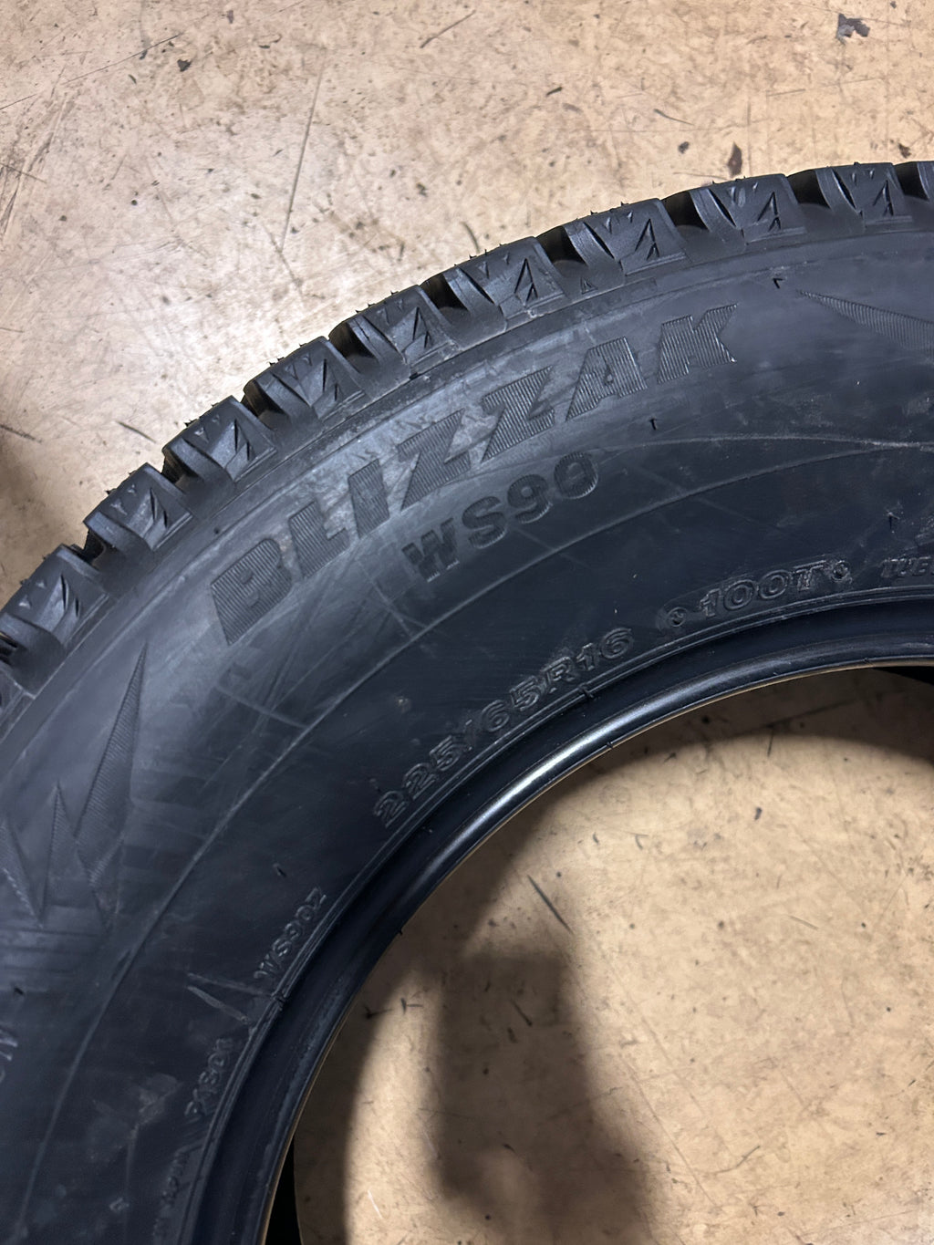 BRIDGESTONE BLIZZAK WS90 BSW P 225 65 16 100T WINTER TIRE 001175