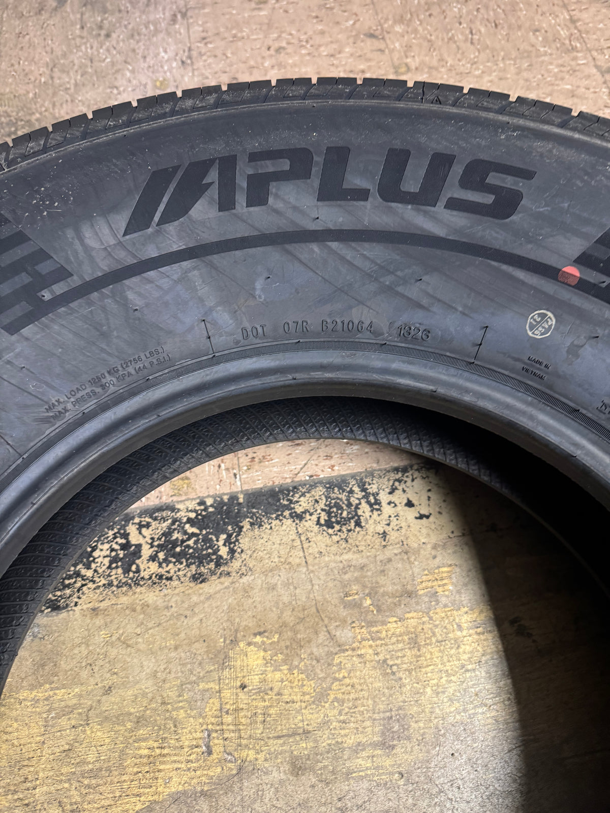 APLUS PERFORMAX SUV/CUV BSW P 265 75 16 116T ALL SEASON TIRE 20000257