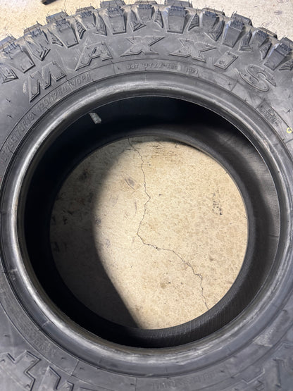 NOS MAXXIS RAZR MT BSW LT 295 70 18 129/126Q 10PLY MUD TERRAIN TIRE TL00421100
