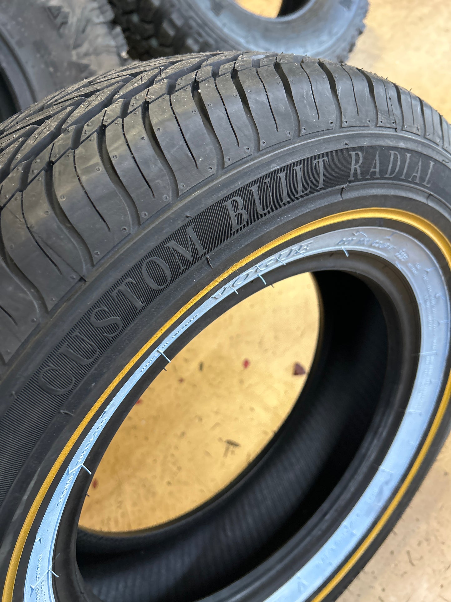 VOGUE CUSTOM BUILT RADIAL V WG P 215 70 15 103H XL ALL SEASON TIRE 03182951