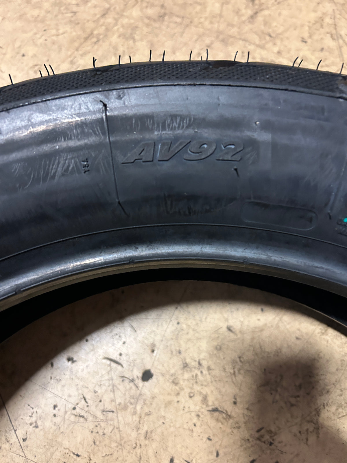 AVON AV92 COBRA CHROME BSW 150 80 16 71V REAR MOTORCYCLE TIRE 638211