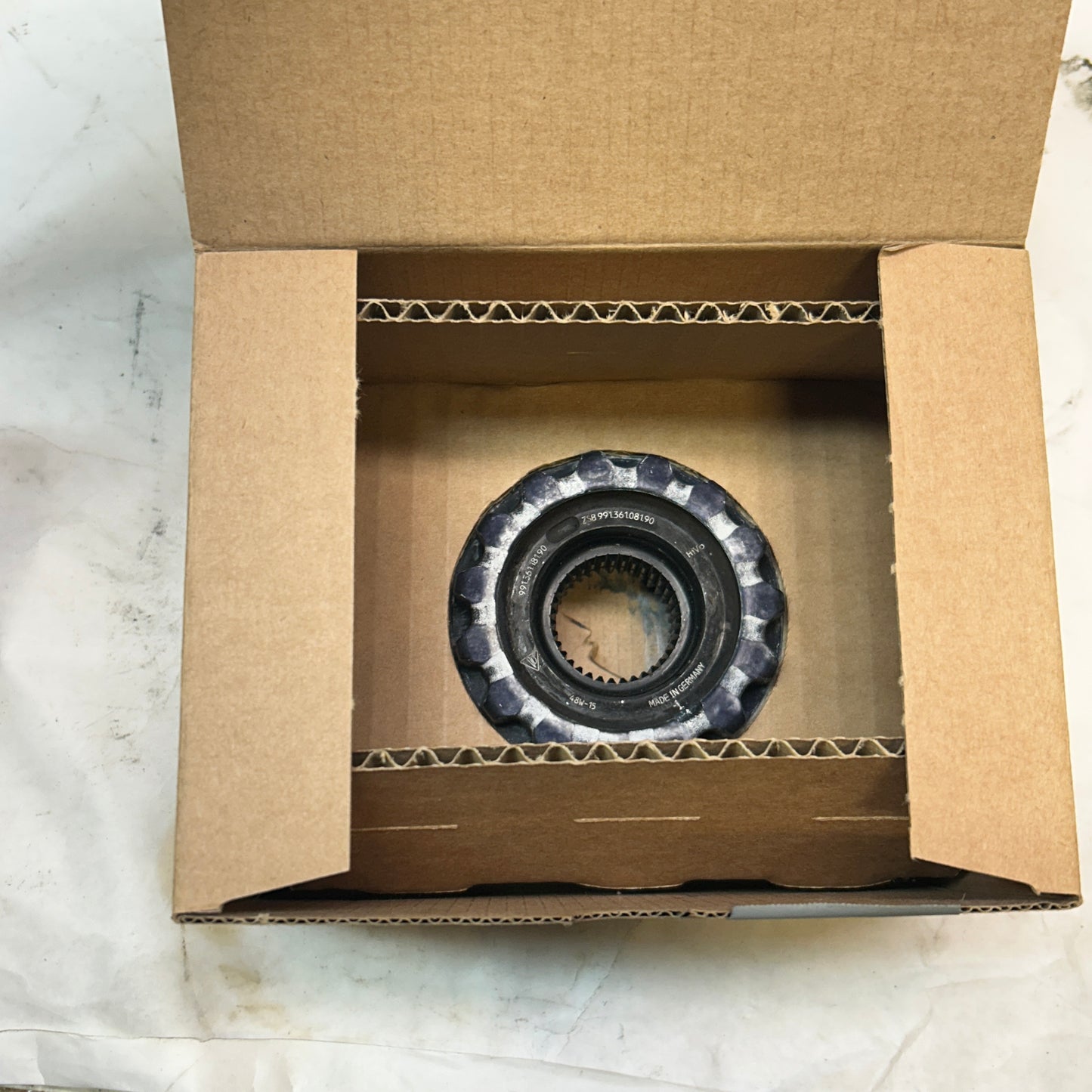 USED PORSCHE CENTER WHEEL LOCK 991 361 081 90