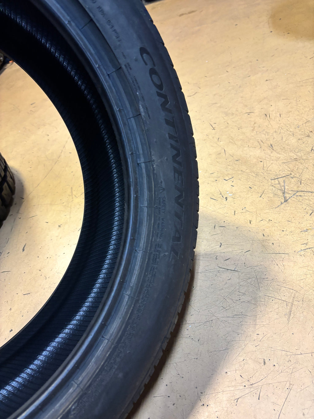 CONTINENTAL PURECONTACT LS BSW P 245 45 20 99V  ALL SEASON TIRE 15508830000
