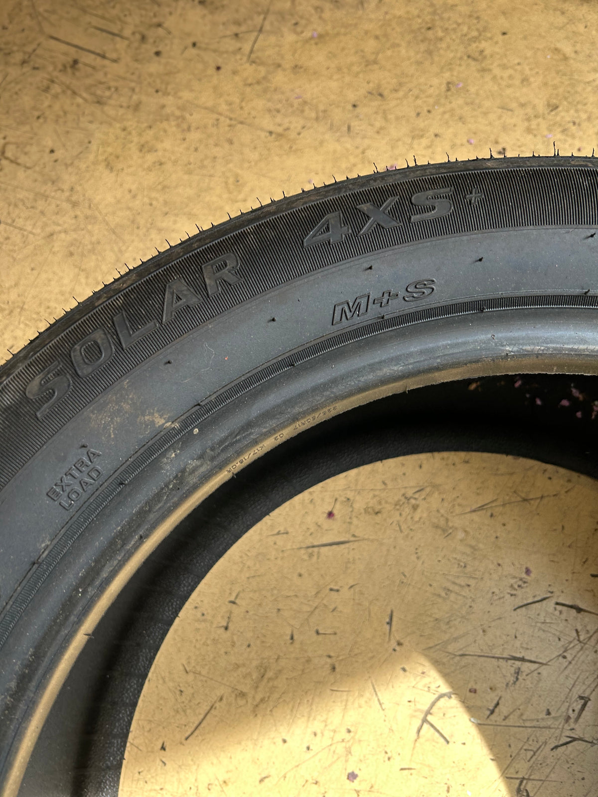 SOLAR 4XS BSW P 225 50 17 98V XL ALL SEASON TIRE SLR66