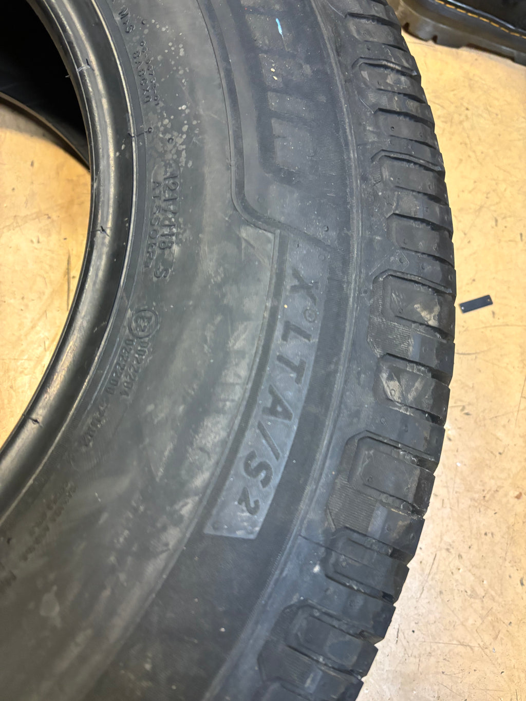 MICHELIN X LT A/S2 LT 245 75 17 121/118Q LRE 10PLY ALL SEASON TIRE 36044