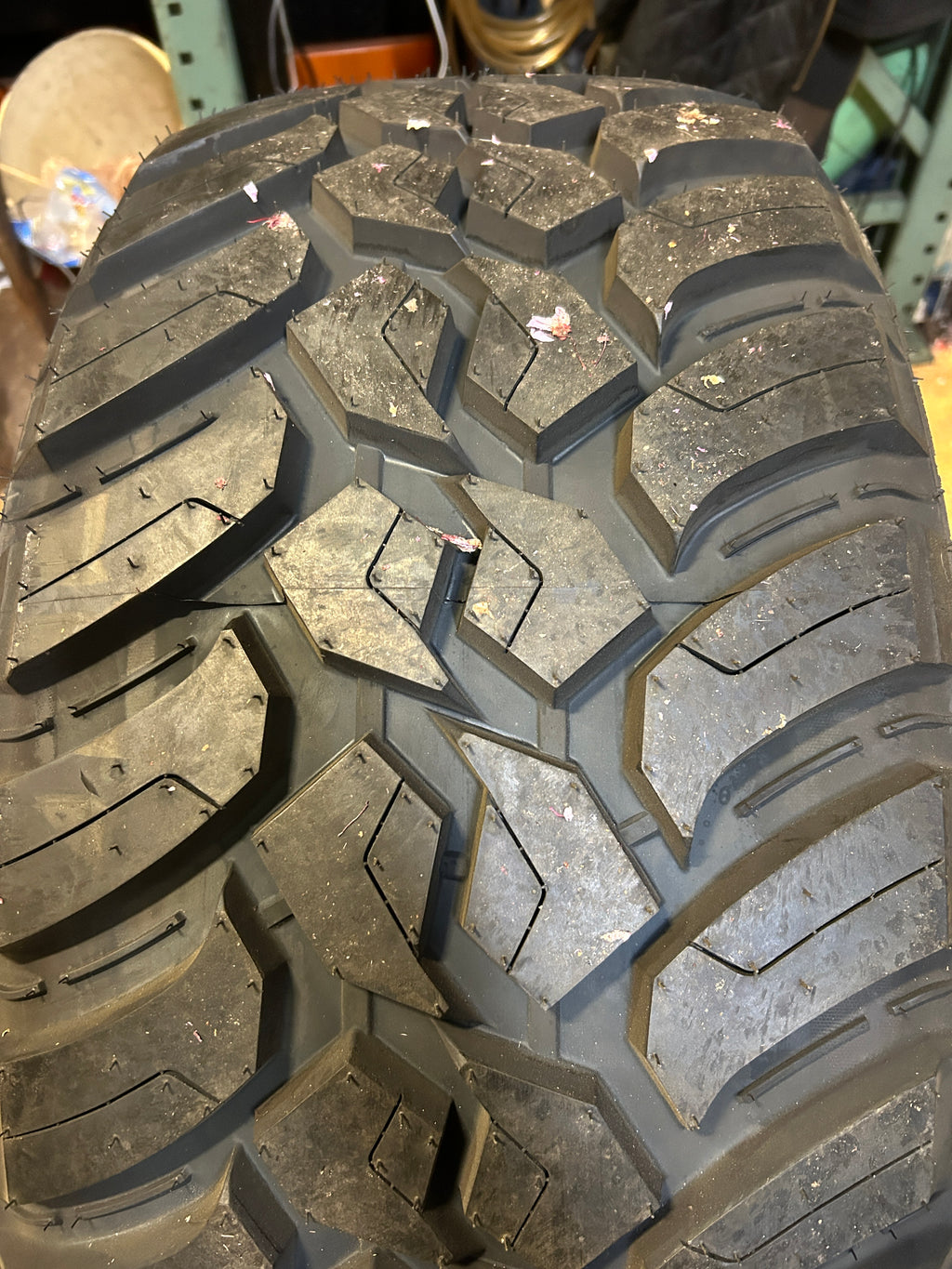 AMP TERRAIN ATTACK M/T A BSW LT 305 55 20 121Q 10PLY MUD TIRE 3055520AMPCM2