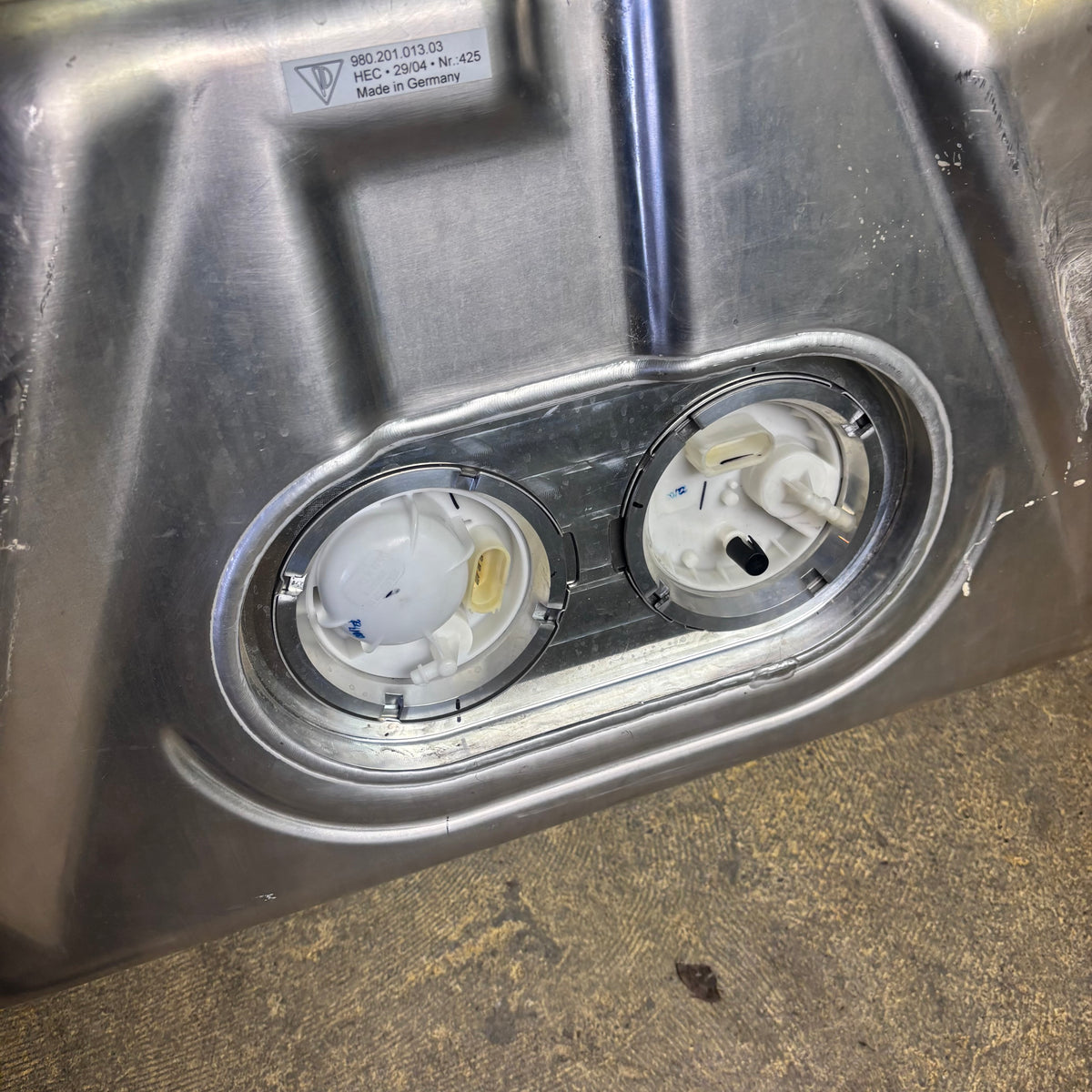 USED FUEL TANK 04-06 PORSCHE CARRERA GT 980 201 013 04