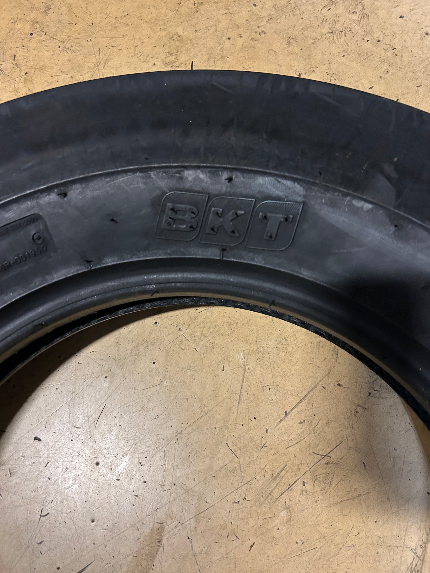 BKT TF-9090 BSW 6 16 6PLY FRONT RIB TIRE 94020928