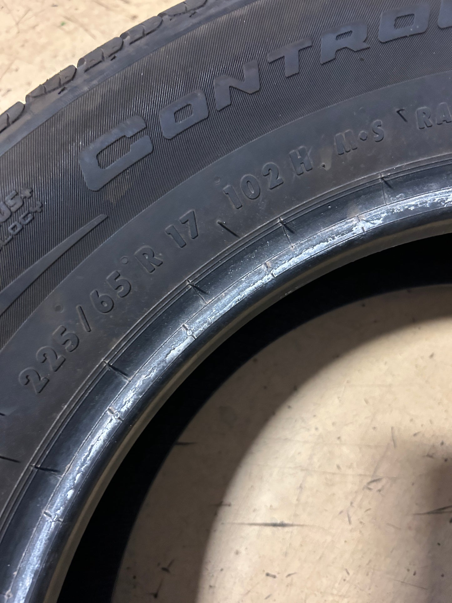 USED 11/32" CONTINENTAL CONTROL CONTACT TOUR A/S + P 225 65 17 102H 15502280000