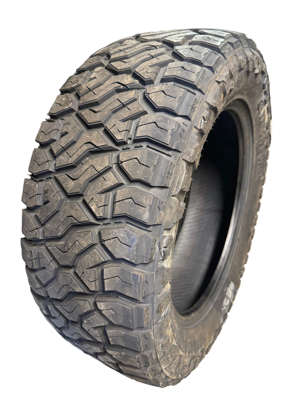 2 NOS VENOM POWER TERRA HUNTER R/T+ BSW P 285 55 20 116T XL RUGGED TERRAIN TIRE TVPRT27