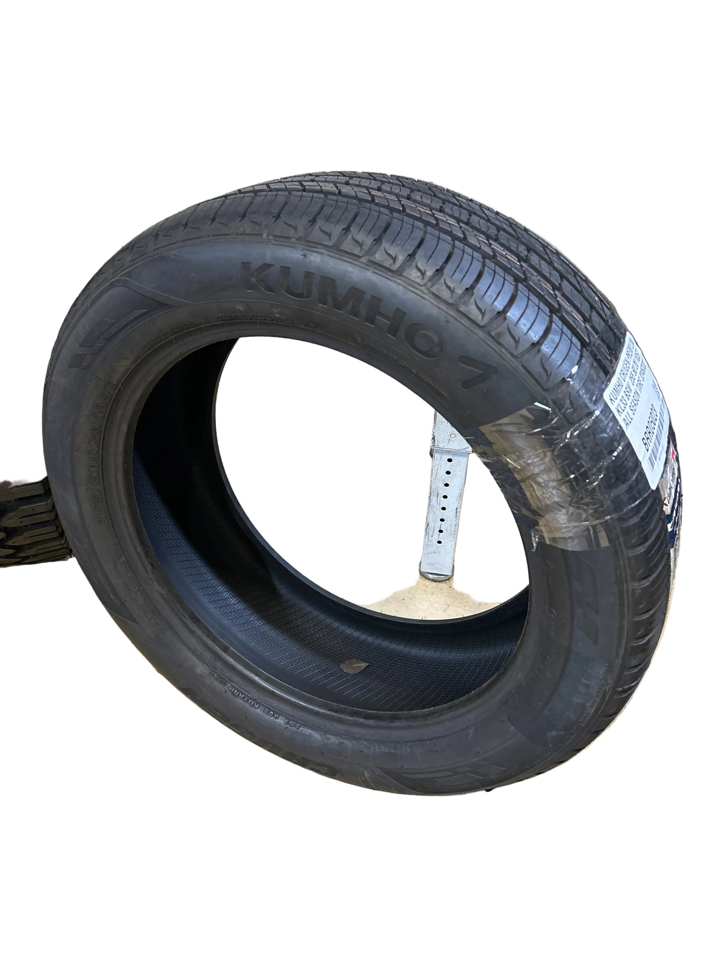 KUMHO CRUGEN PREMIUM KL33 BSW  255 50 20 105T  TIRE 2246332