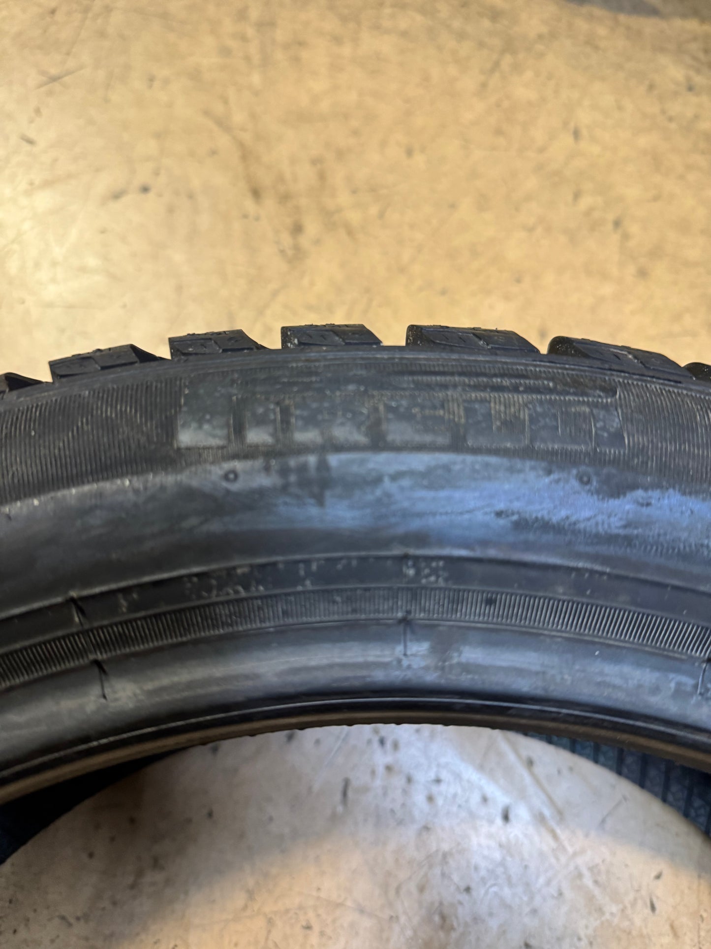 NOS PIRELLI WINTER CINTURATO BSW P 185 50 16 81T TIRE 26880