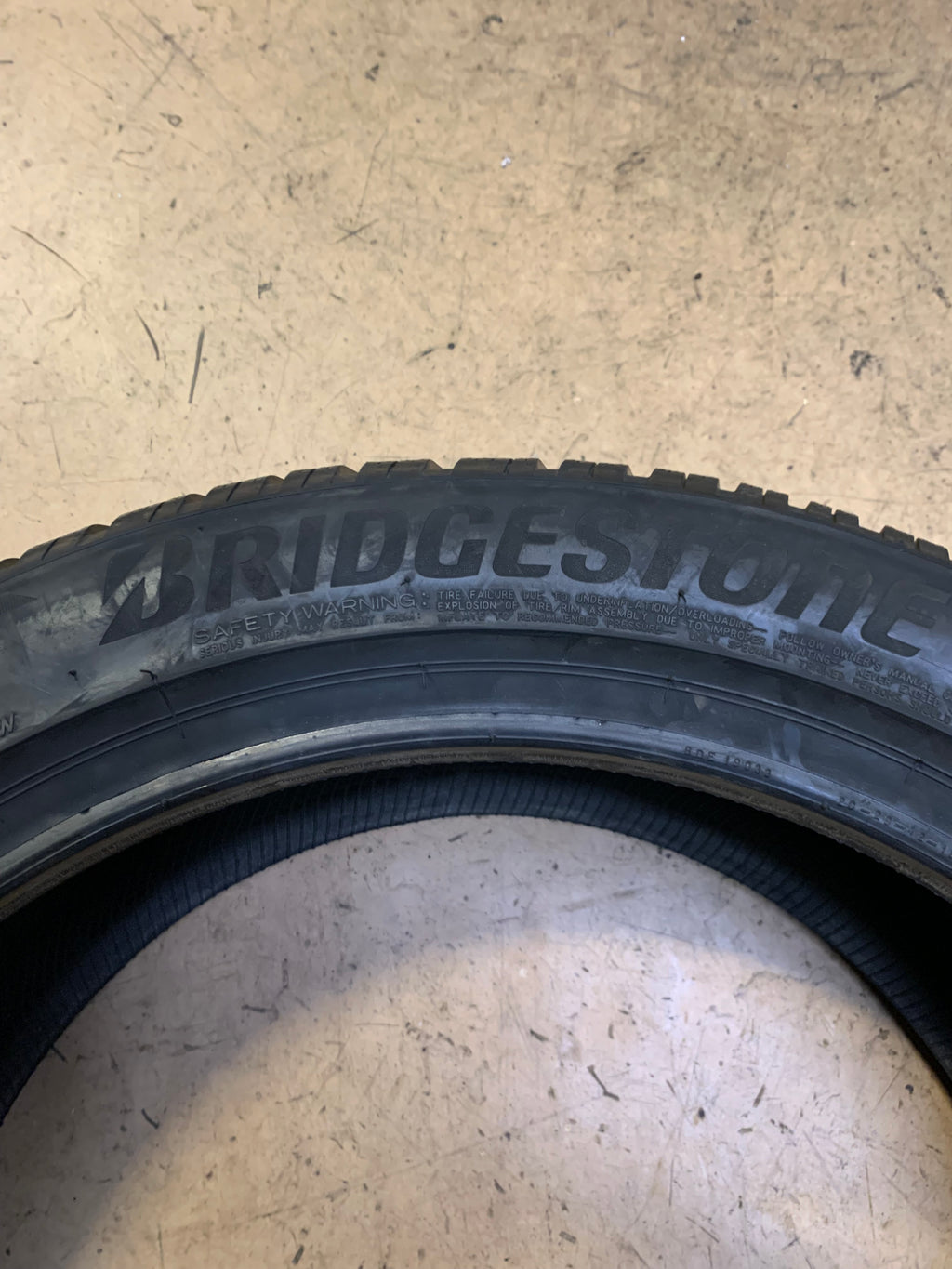 BRIDGESTONE BLIZZAK LM005 BSW P 255 45 20 105V XL WINTER TIRE 14398