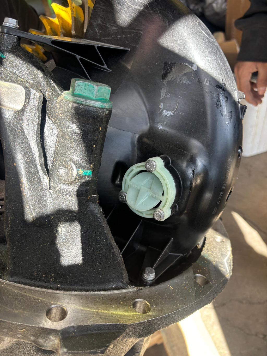 DETROIT DIESEL FREIGHTLINER MBA 6123508520 CARRIER 3.23 SP W/ DCDL FRIEGHT SHIPPING