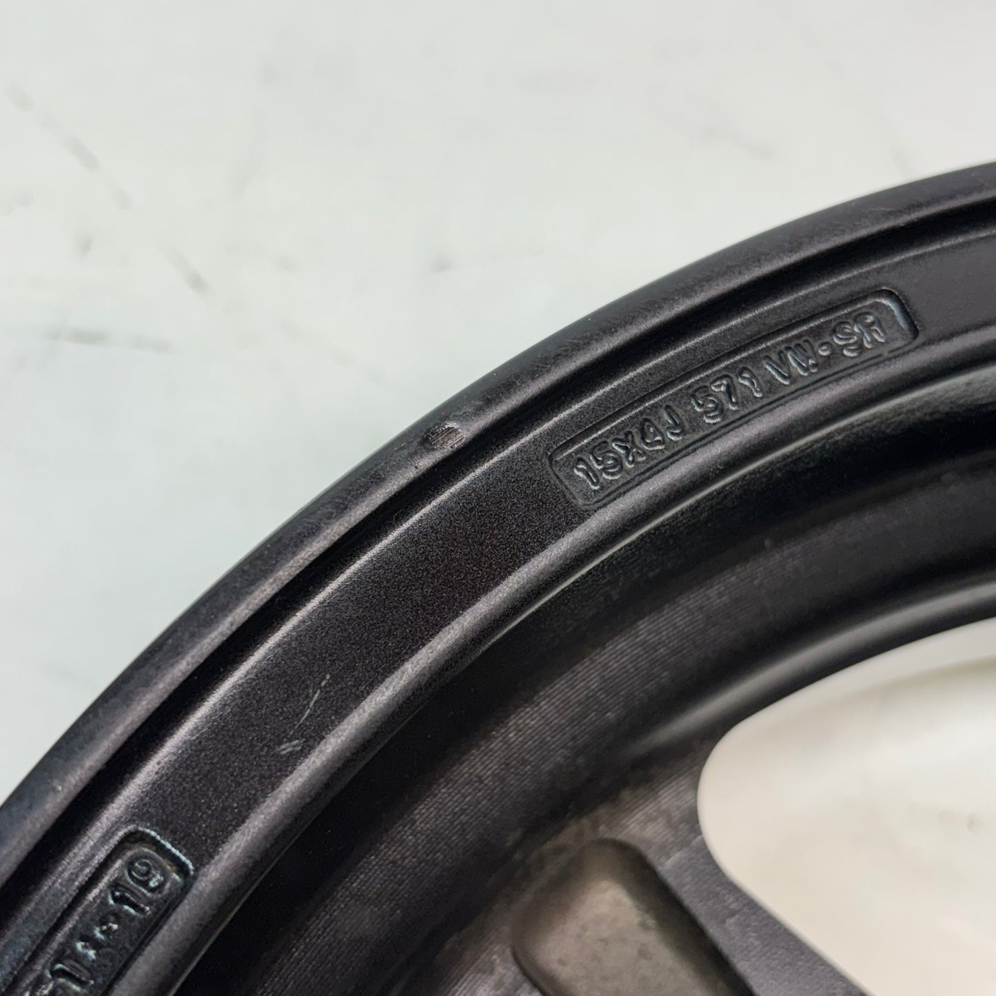 2 VISION SPORT STAR 571 WHEEL 15X4 5X114.3 GLOSS BLACK WITH MILLED CENTER -19MM