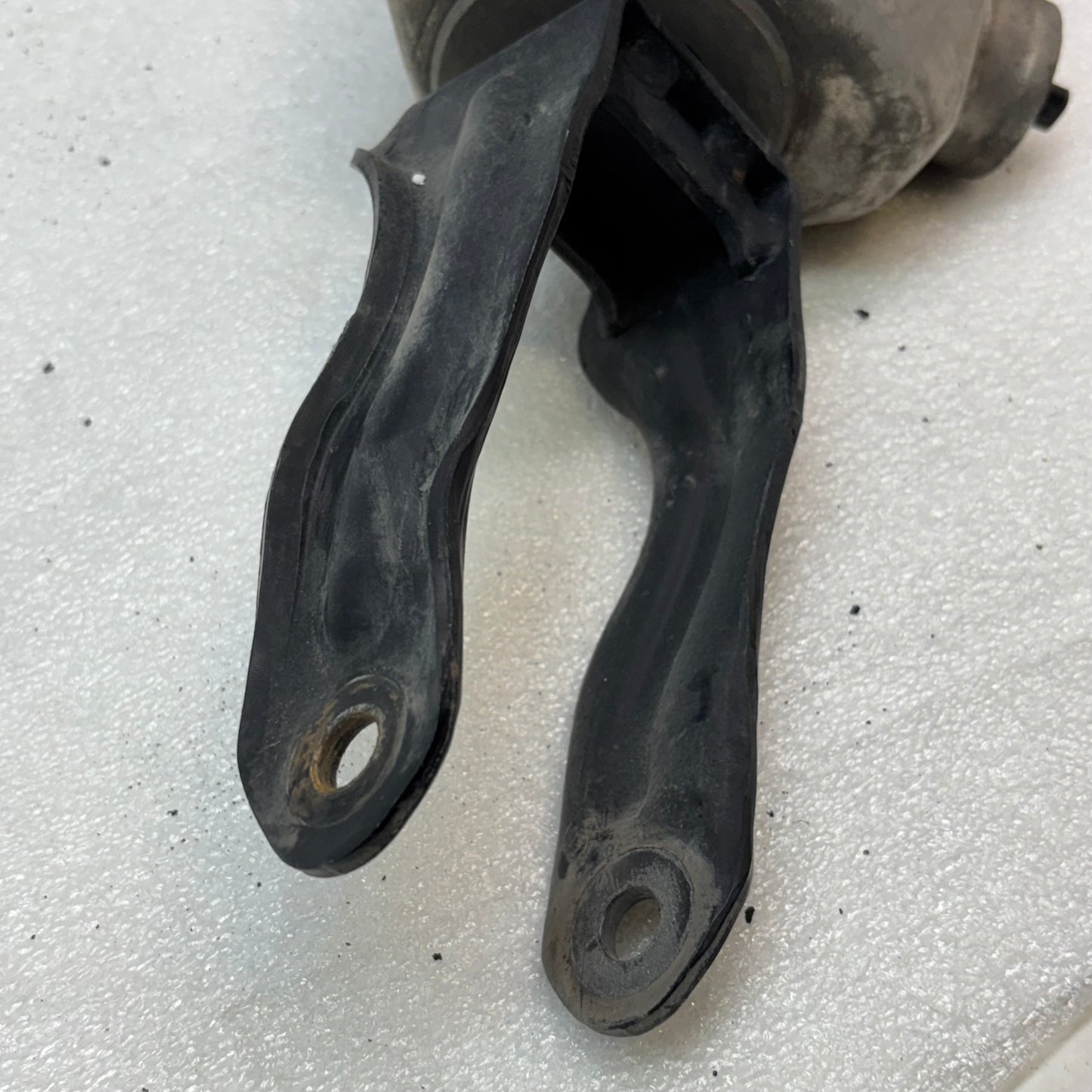 GENUINE 17-22 PORSCHE PANAMERA 971 FRONT AIR SUSPENSION STRUTS SHOCKS