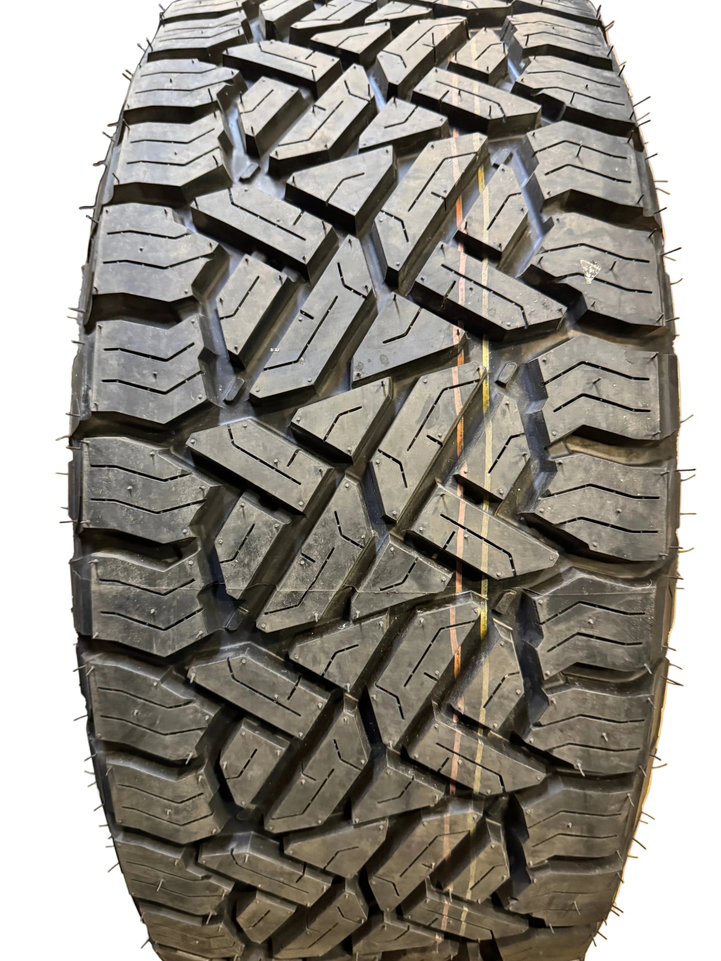 FUEL GRIPPER A/T BSW P 275 55 20 117S XL ALL TERRAIN TIRE RFAT27555R20