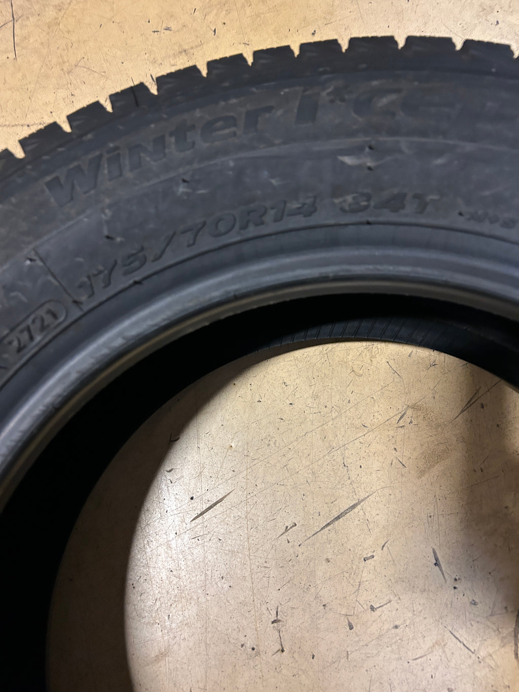 NOS HANKOOK WINTER ICEPT IZ2 BSW P 175 70 14 84T WINTER TIRE 1020326