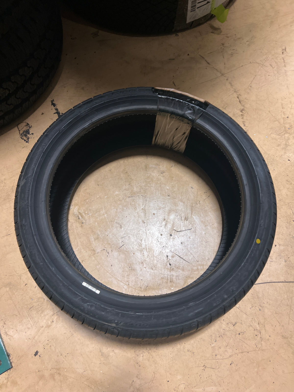 PIRELLI CINTURATO P7 RFT BMW P 225 40 18 92Y XL UHP TIRE 2462500