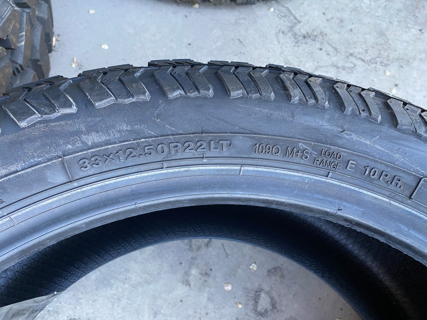 (Todo)RED DIRT ROAD RD-9 R/T BSW LT 33 12.5 22 109Q LRE 10PLY TIRE T3312522RDRRD9RT