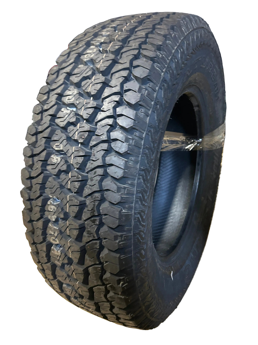 KUMHO ROAD VENTURE AT51 BSW LT 265 70 17 121/118R 10PLY ALL TERRAIN TIRE 2177723