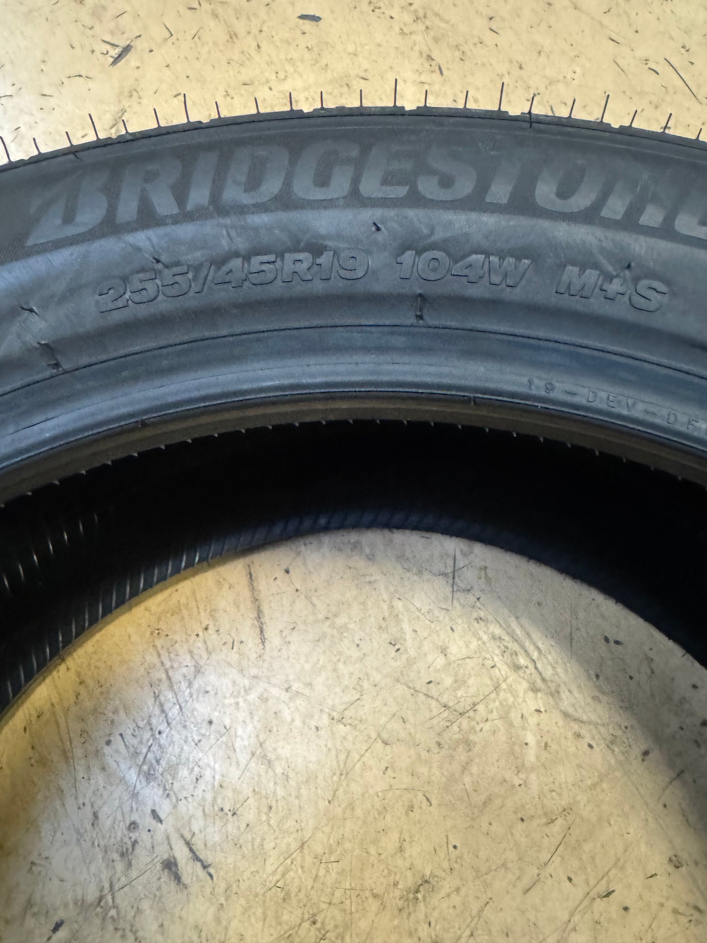 2 BRIDGESTONE TURANZA EV BSW P 255 45 19 104W XL ALL SEASON TIRE 014289