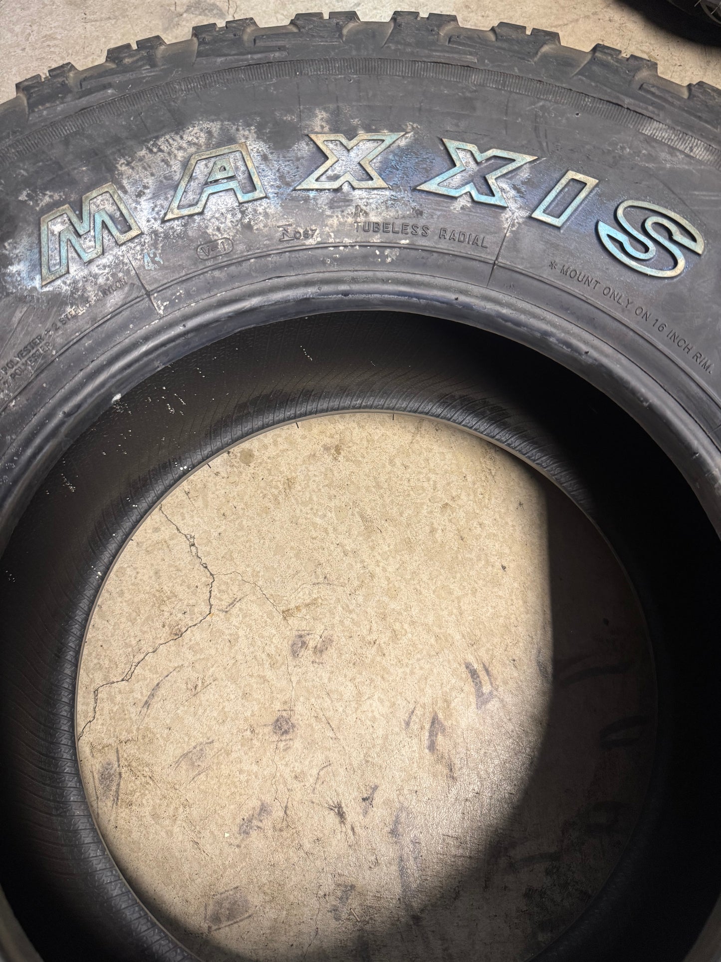 NOS MAXXIS BIG HORN MT-762 OWL LT 285 75 16 122/119Q 8PLY MUD TERRAIN TIRE TL30269100