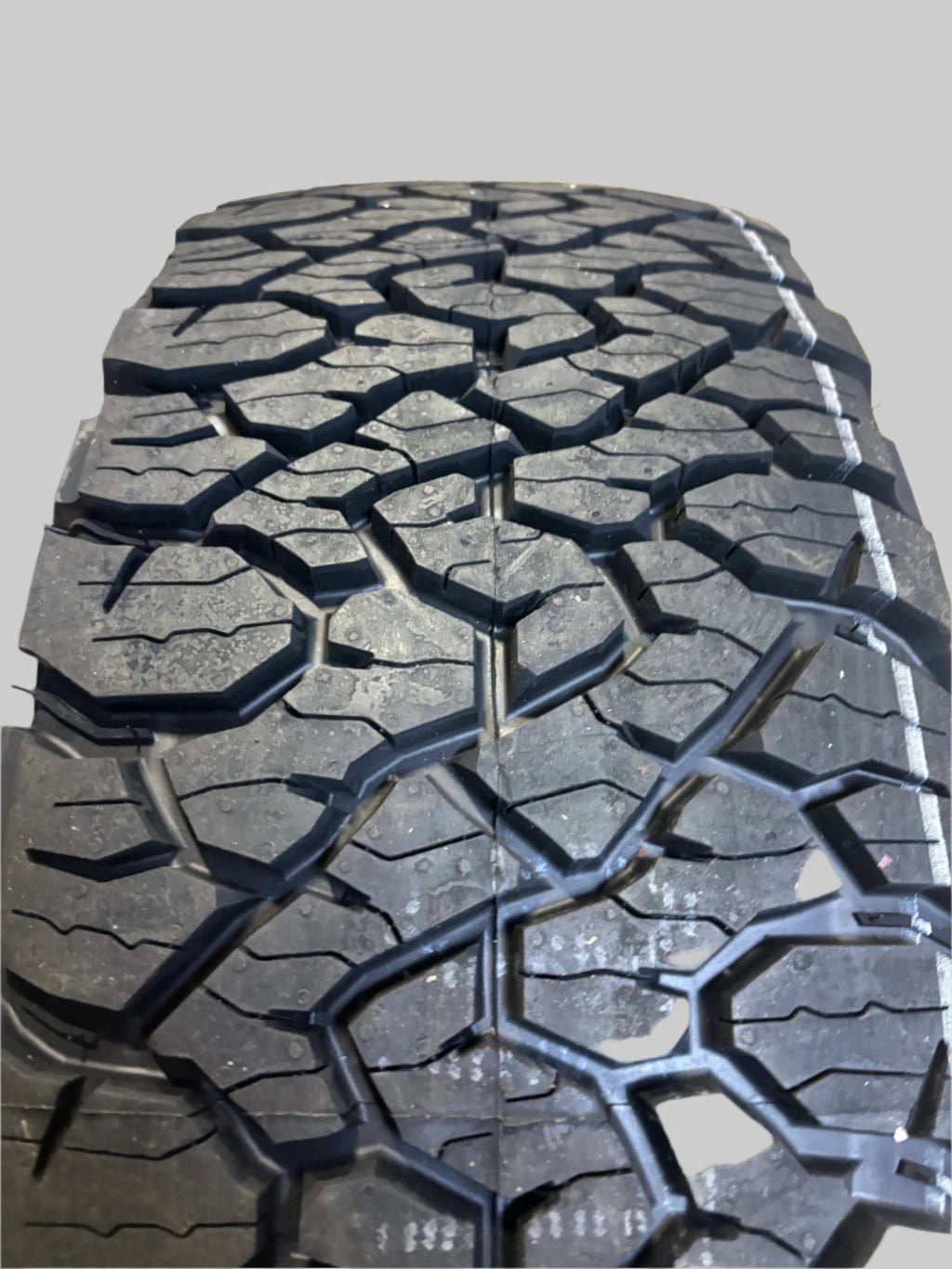BFGOODRICH ALL-TERRAIN T/A KO3 BSW LT 275 65 20 126/123S 10PLY TIRE 26116