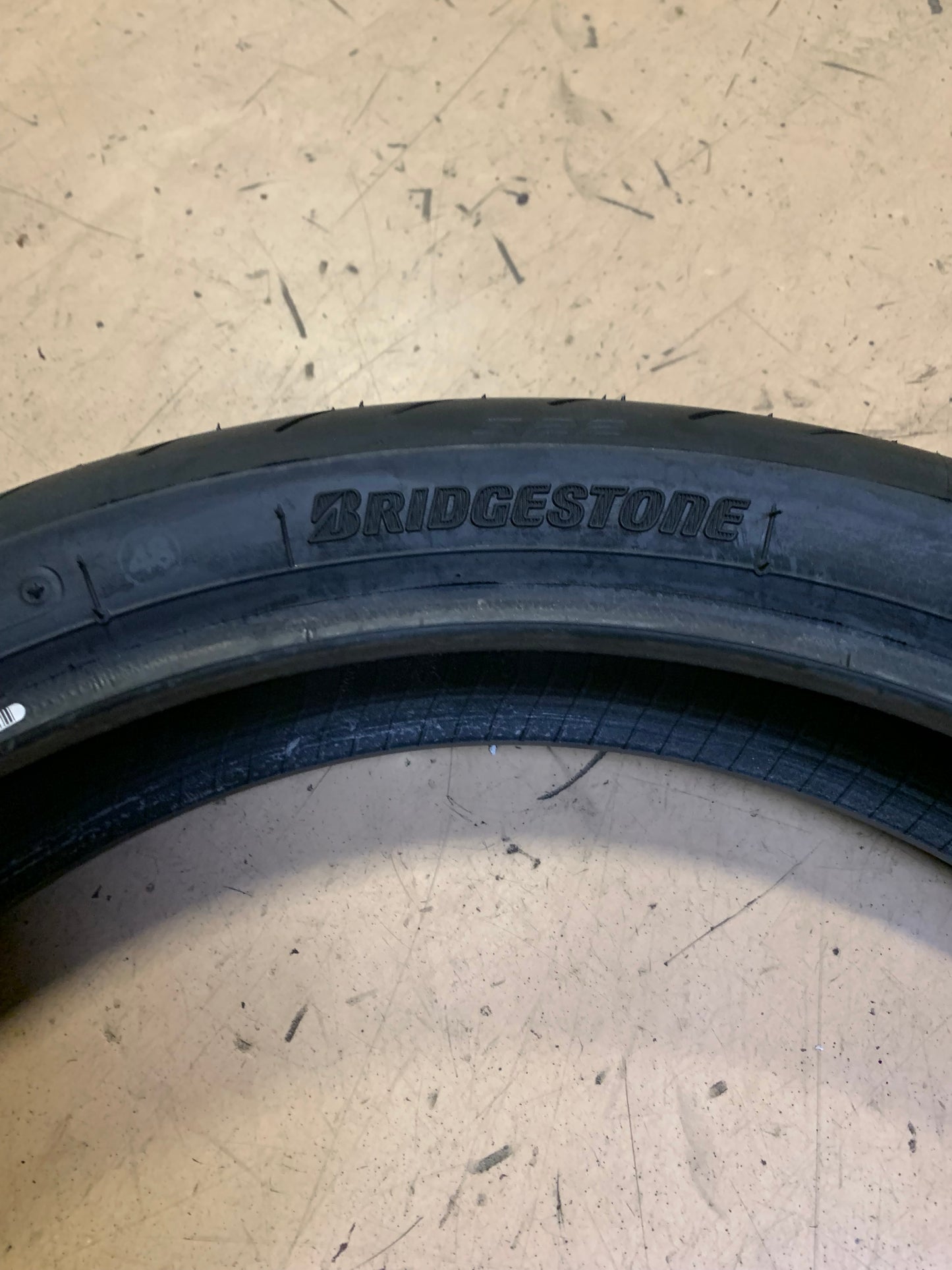 BRIDGESTONE BATTLAX HYPERSPORT S22 BSW 110 70 17 54H FRONT MOTORCYCLE TIRE 11668