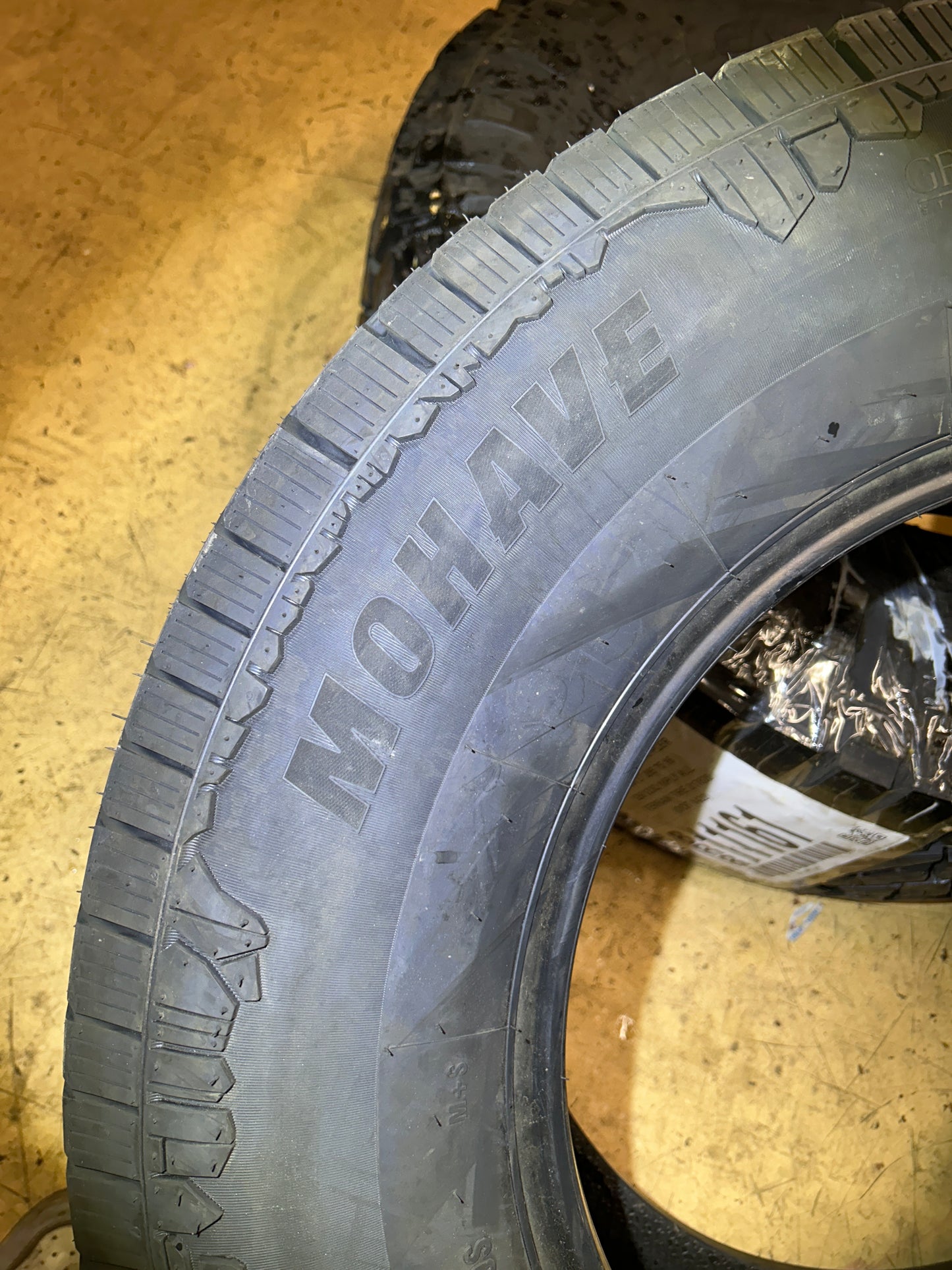 MOHAVE HIGHWAY TERRAIN BSW LT 265 70 17 123/120S  ALL SEASON TIRE MOCSTH0005