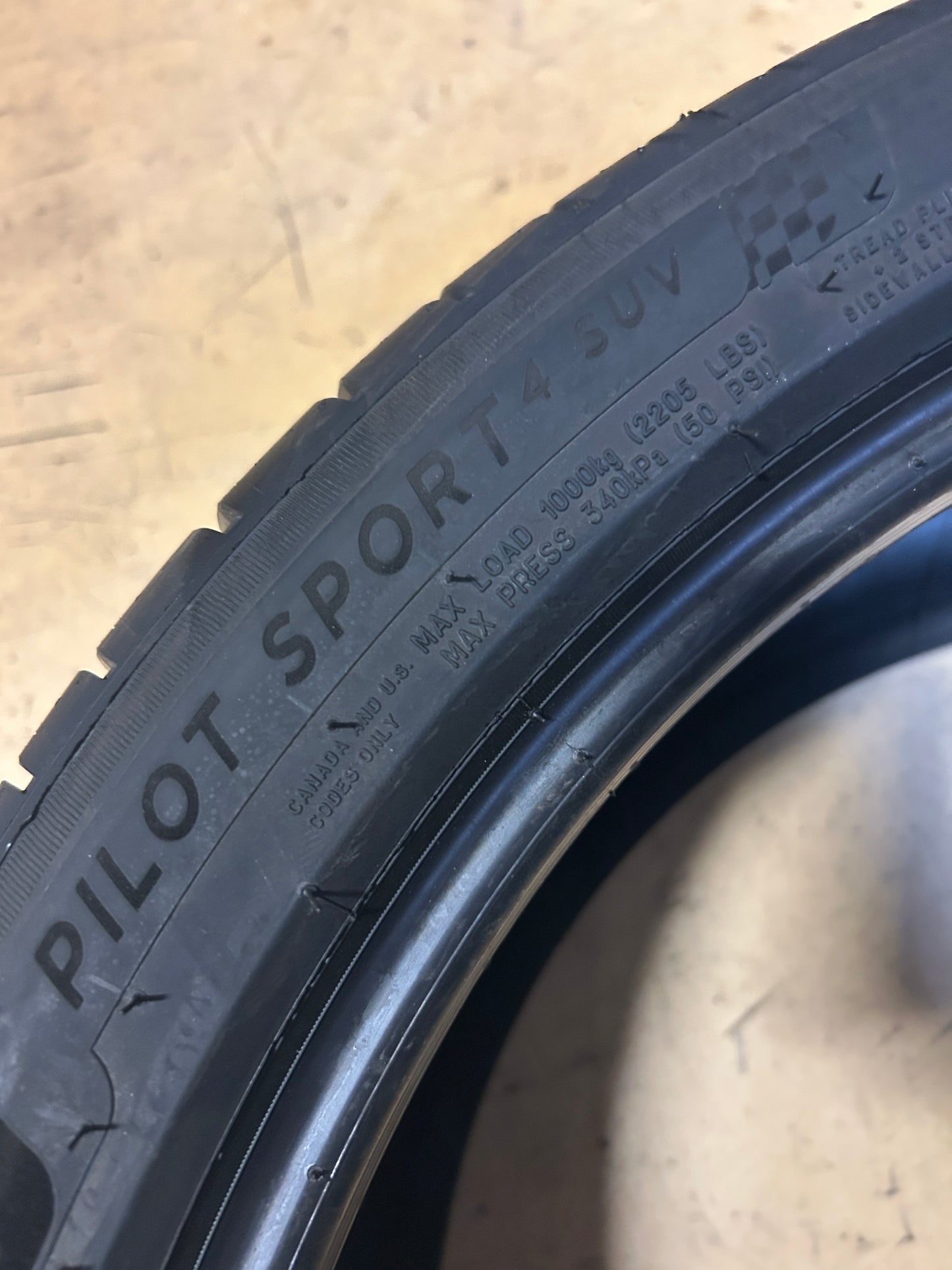 2 MICHELIN PILOT SPORT 4 SUV BSW P 295 35 23 108Y XL UHP TIRE 89284
