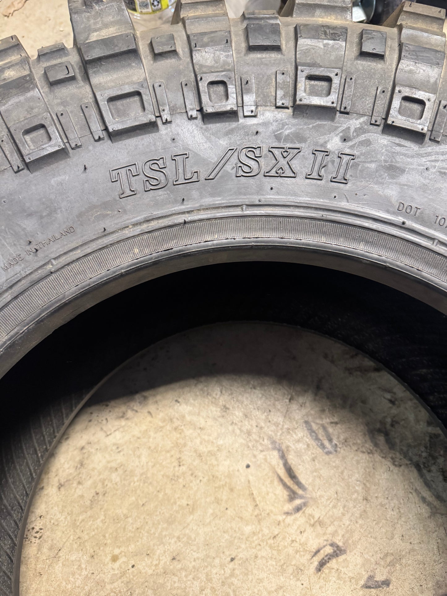 INTERCO SUPER SWAMPER TSL/SXII BSW LT 37 12 17 10PLY MUD TERRAIN TIRE SX285