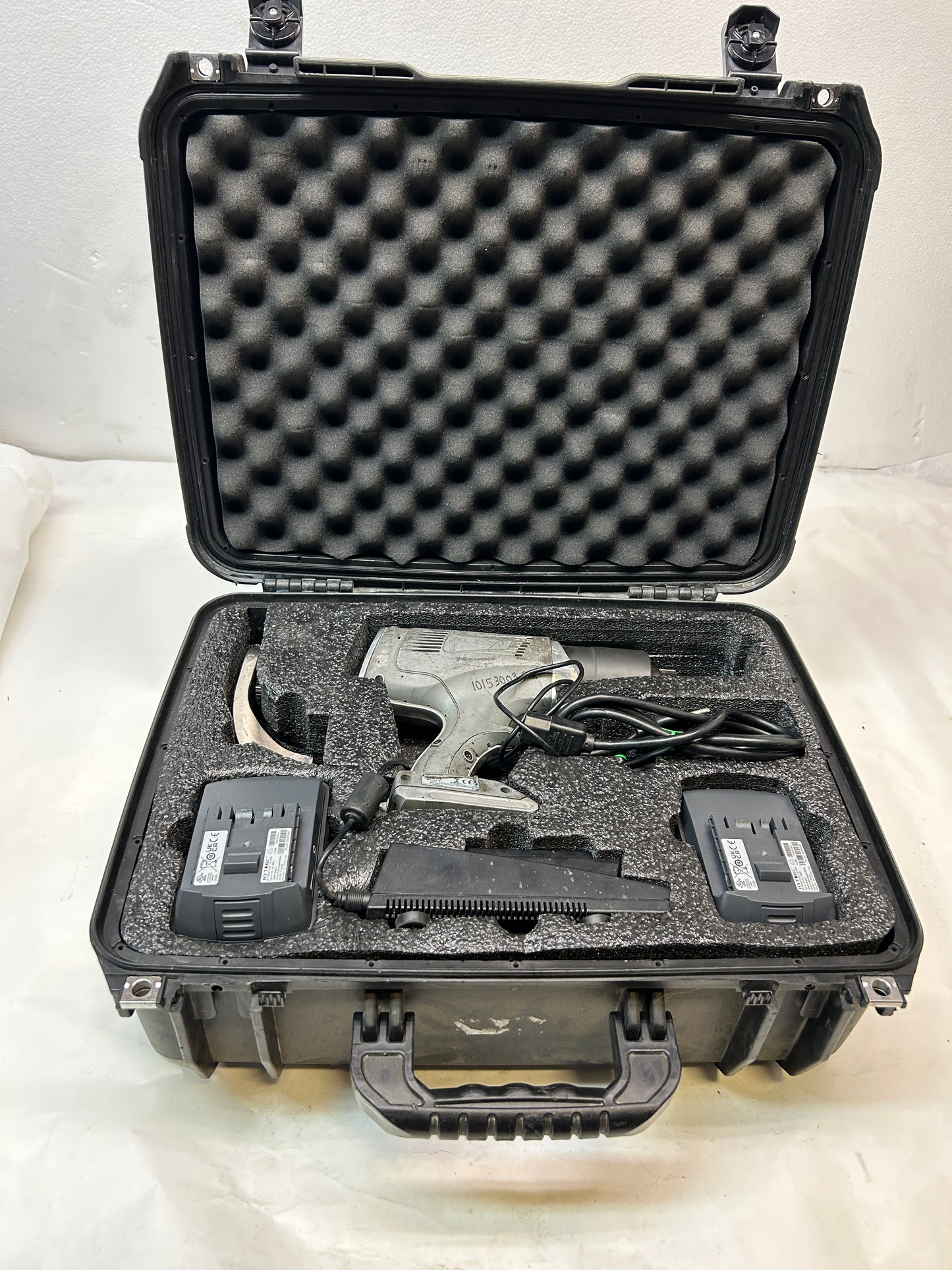 HYTORC 3/4" LITHIUM SERIES II ELECTRIC TORQUE TOOL w/ BATTERIES