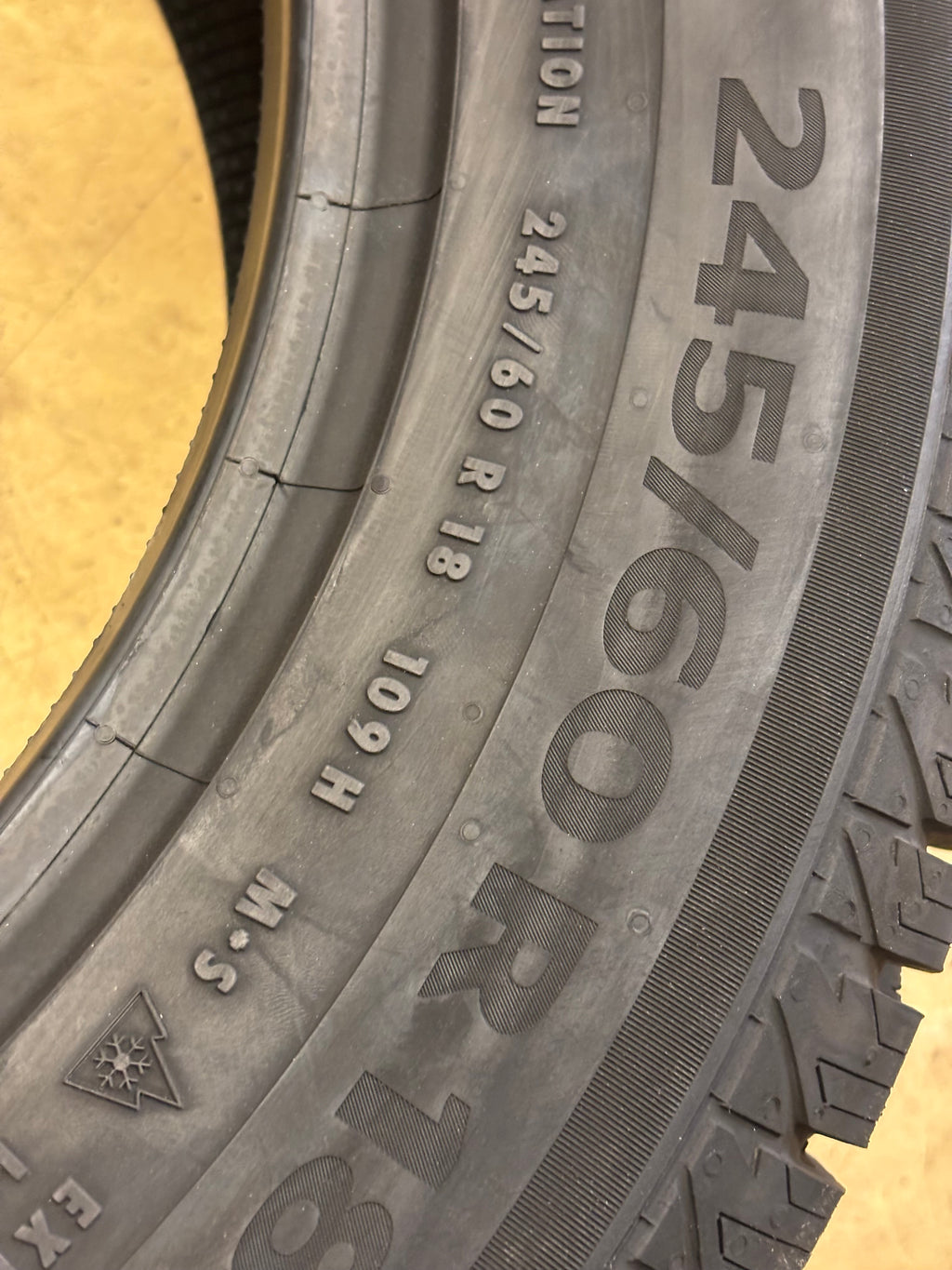 CONTINENTAL VIKINGCONTACT 7 P 245 60 18 109H XL SNOW WINTER TIRE 03452620000