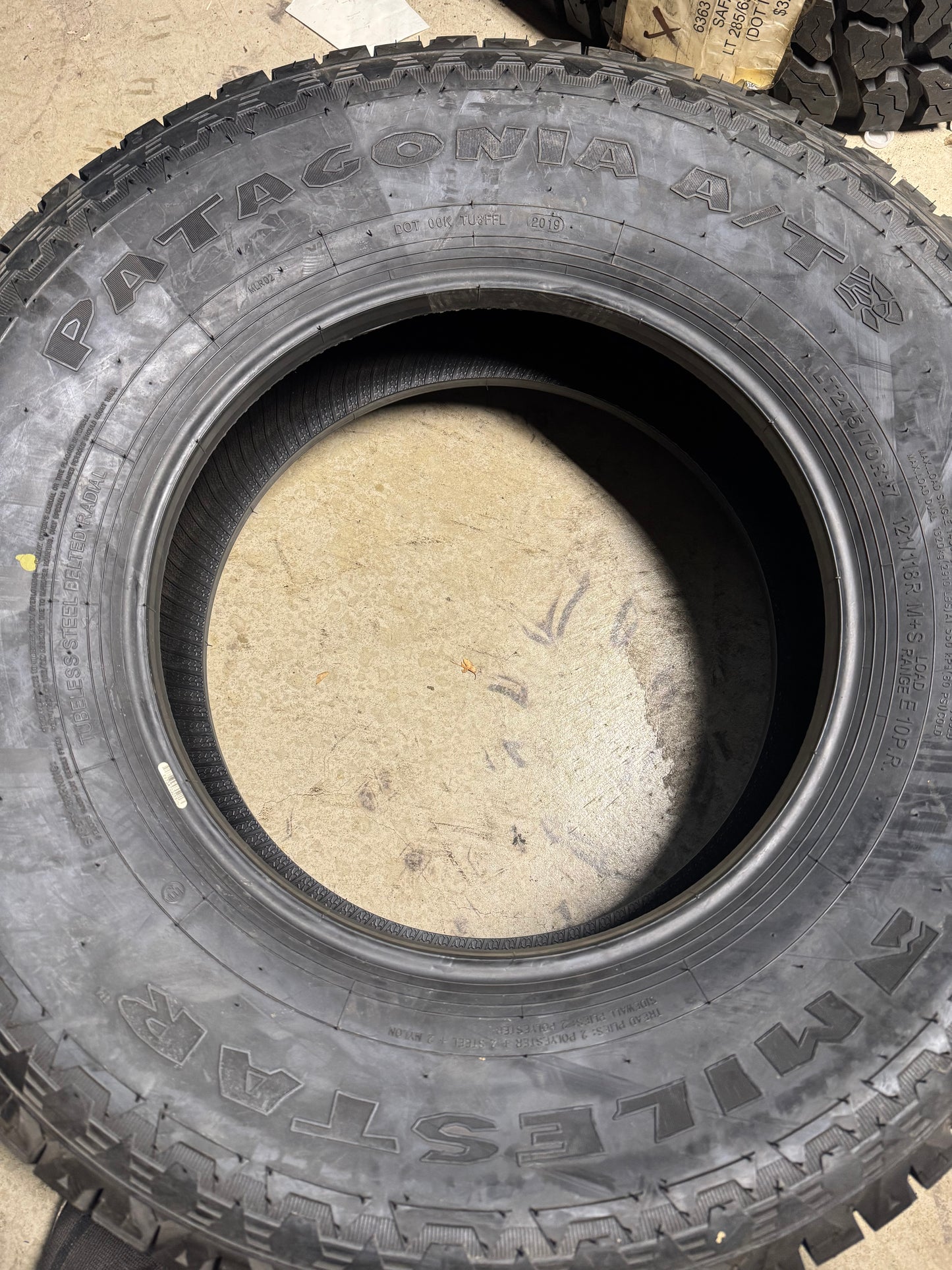 NOS MILESTAR PATAGONIA A/TR BSW LT 275 70 17 121/118R 10PLY ALL TERRAIN TIRE 22139001