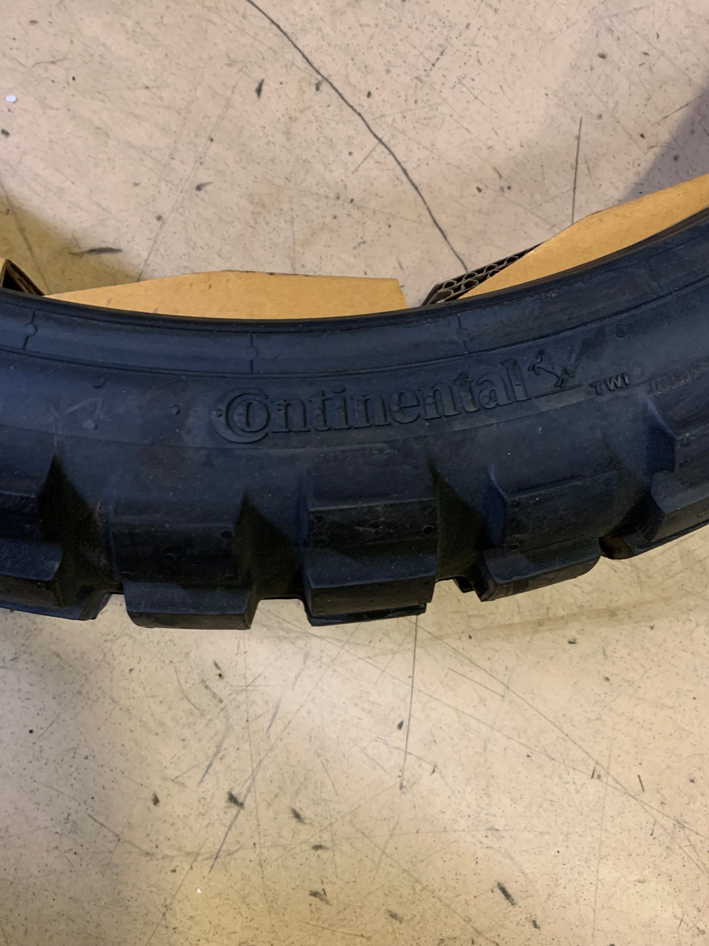 CONTINENTAL TKC 80 TWINDURO BSW  120 70 19 60Q FRONT MOTORCYCLE TIRE 02405660000