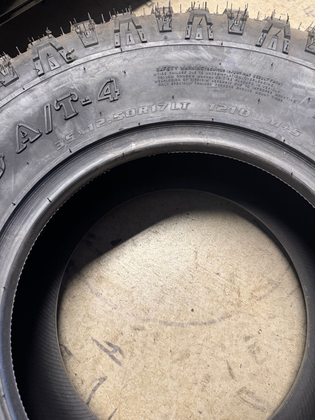 KANATI TRAIL HOG A/T-4 BSW LT 35 12.5 17 121Q 10PLY ALL TERRAIN TIRE LTH1735125E