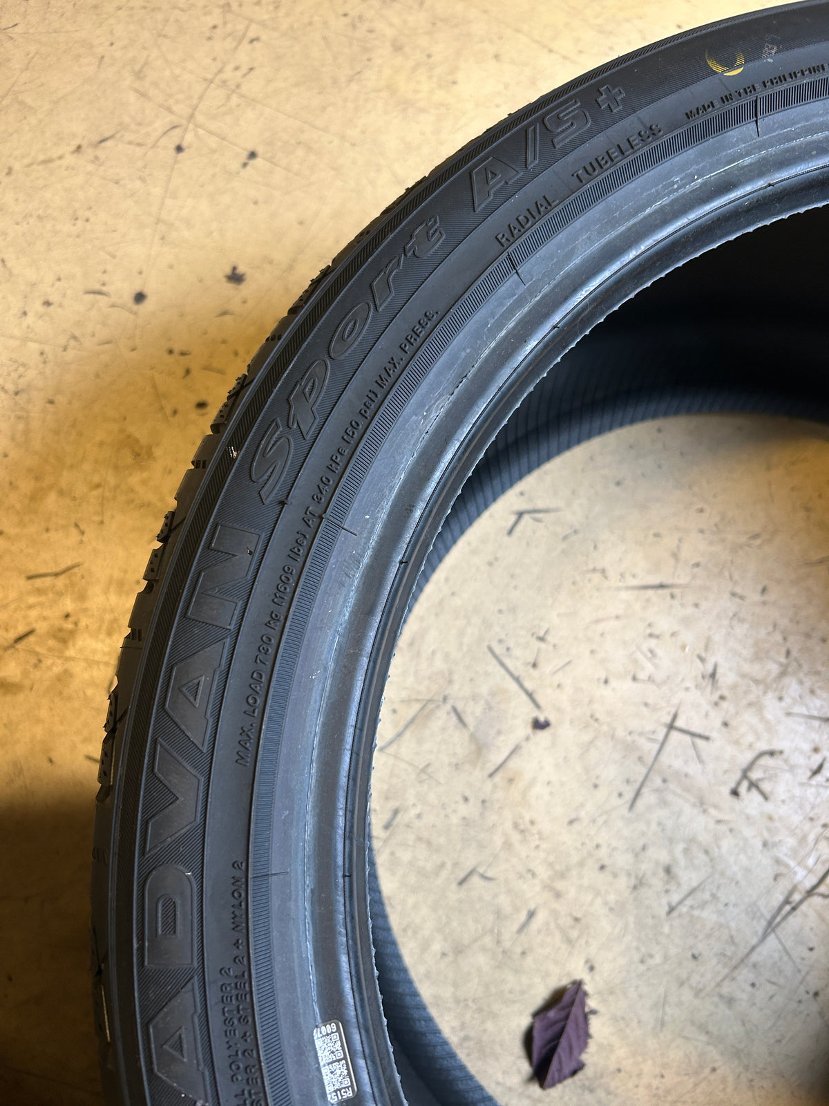 YOKOHAMA ADVAN SPORT A/S PLUS BSW P 265 35 18 97Y  UHP TIRE 110140642