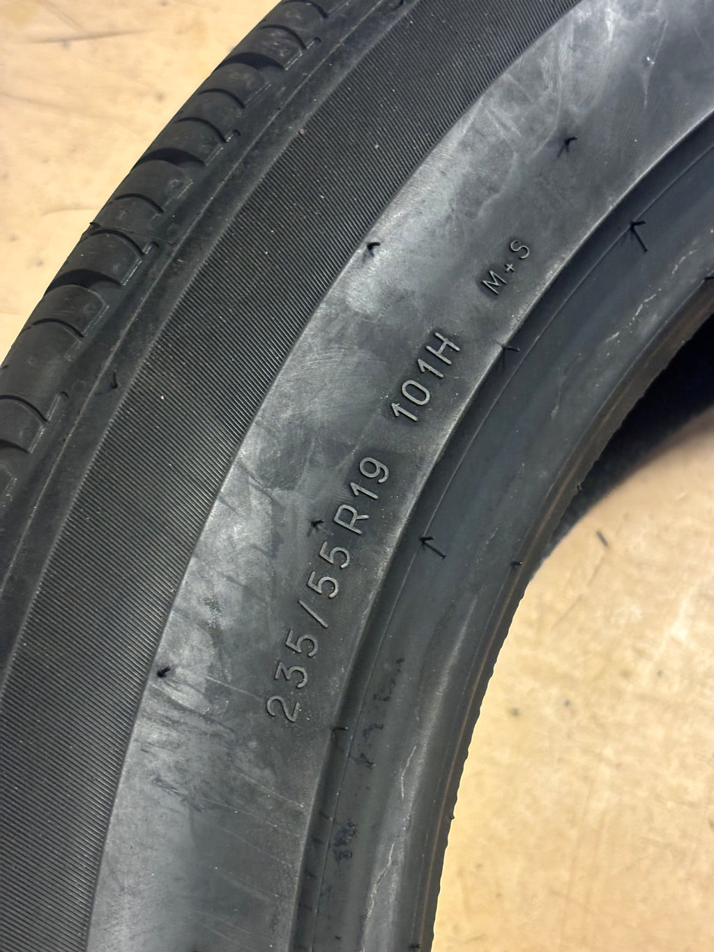 UNIROYAL TIGER PAW TOURING AS DT 235 55 19 101H SL ALL SEASON TIRE 01337