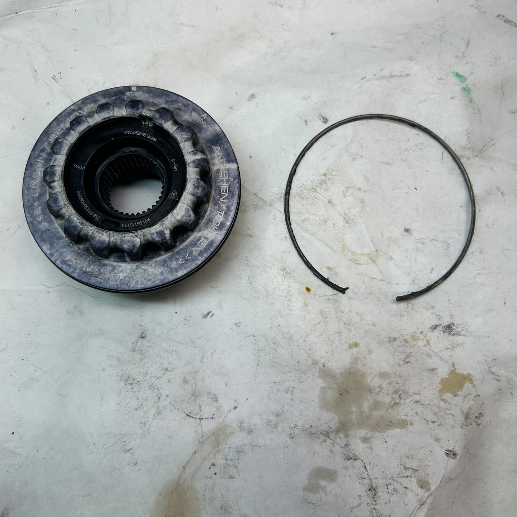 USED PORSCHE CENTER WHEEL LOCK 991 361 081 90