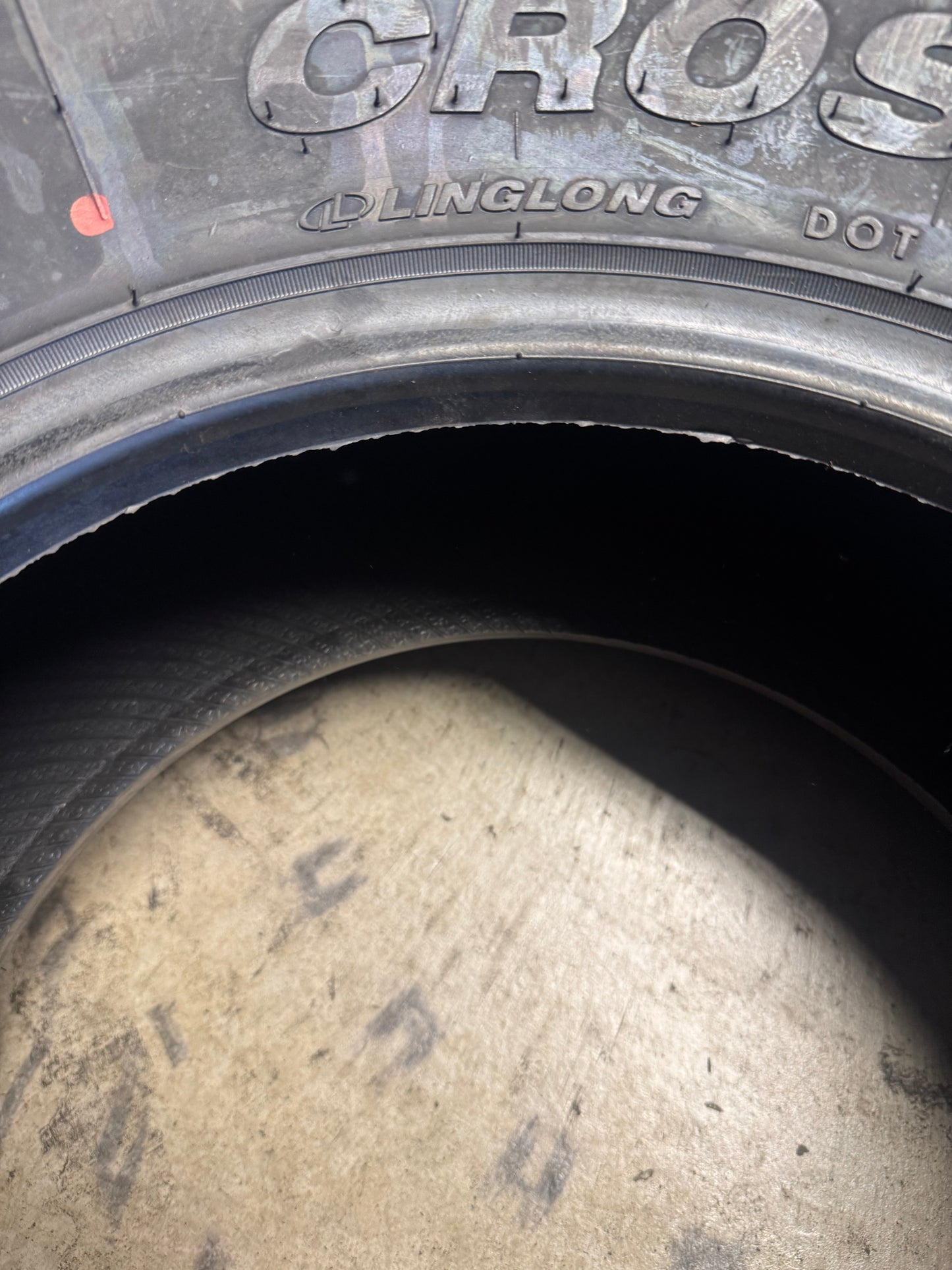 2 LINGLONG CROSSWIND M/T BSW LT 33 12.5 15 108Q 6PLY MUD TERRAIN TIRE 221007039
