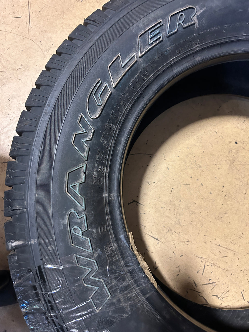 NOS GOODYEAR WRANGLER SR-A BSW LT 275 65 18 123/1200 E ALL SEASON TIRE 179029492